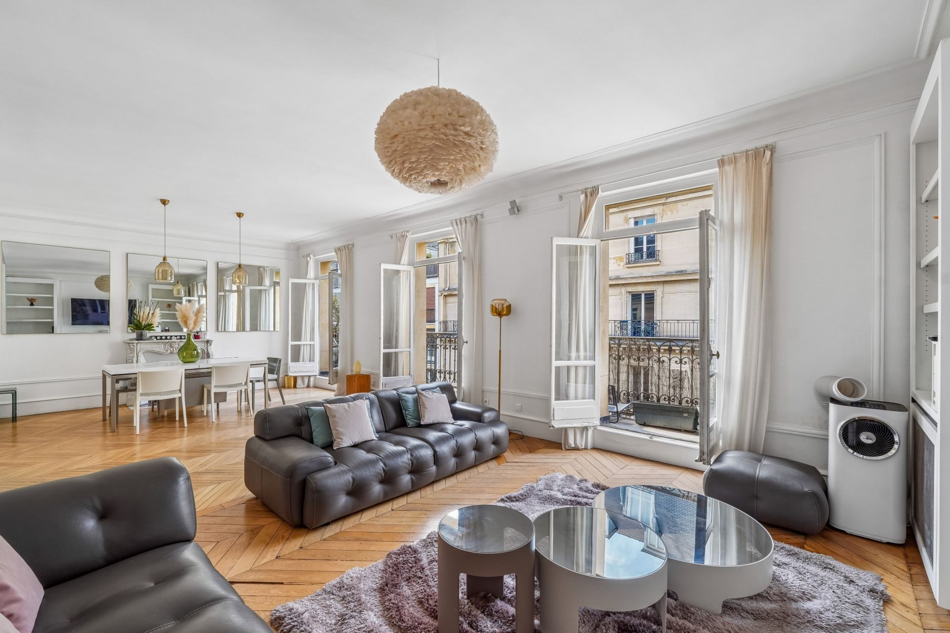 luxury apartment 6 Rooms for sale on PARIS (75008)
