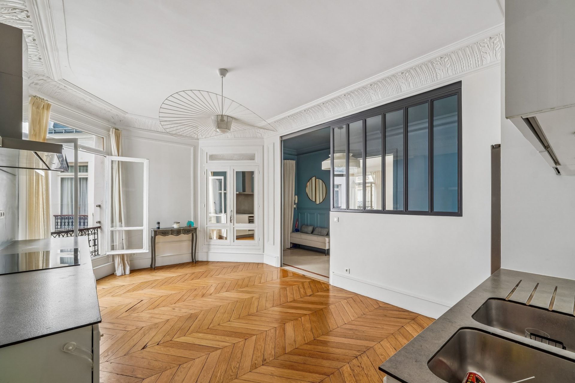 luxury apartment 6 Rooms for sale on PARIS (75008)