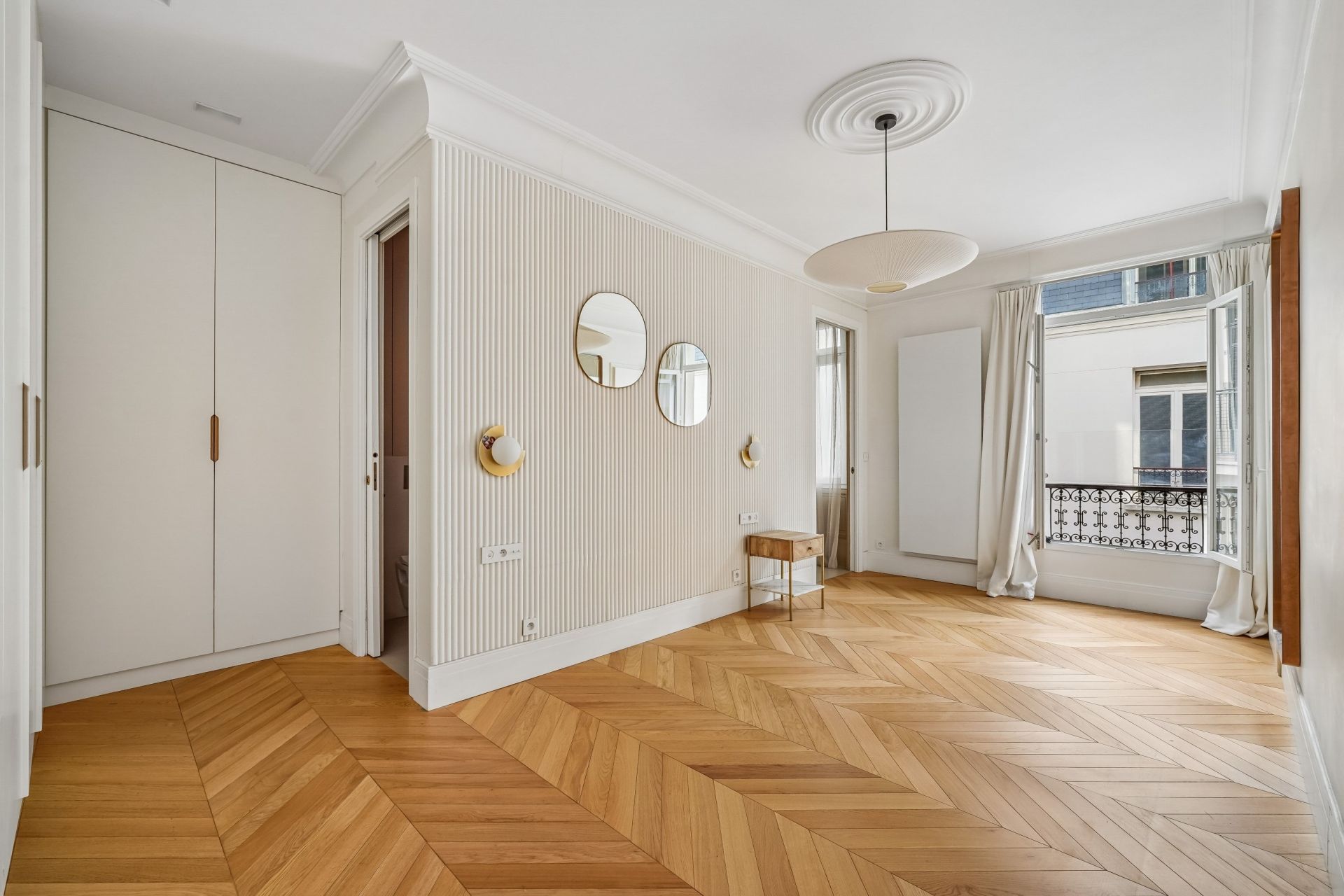 luxury apartment 6 Rooms for sale on PARIS (75008)