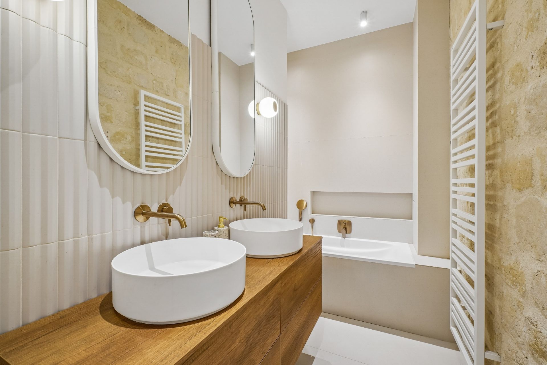 luxury apartment 6 Rooms for sale on PARIS (75008)