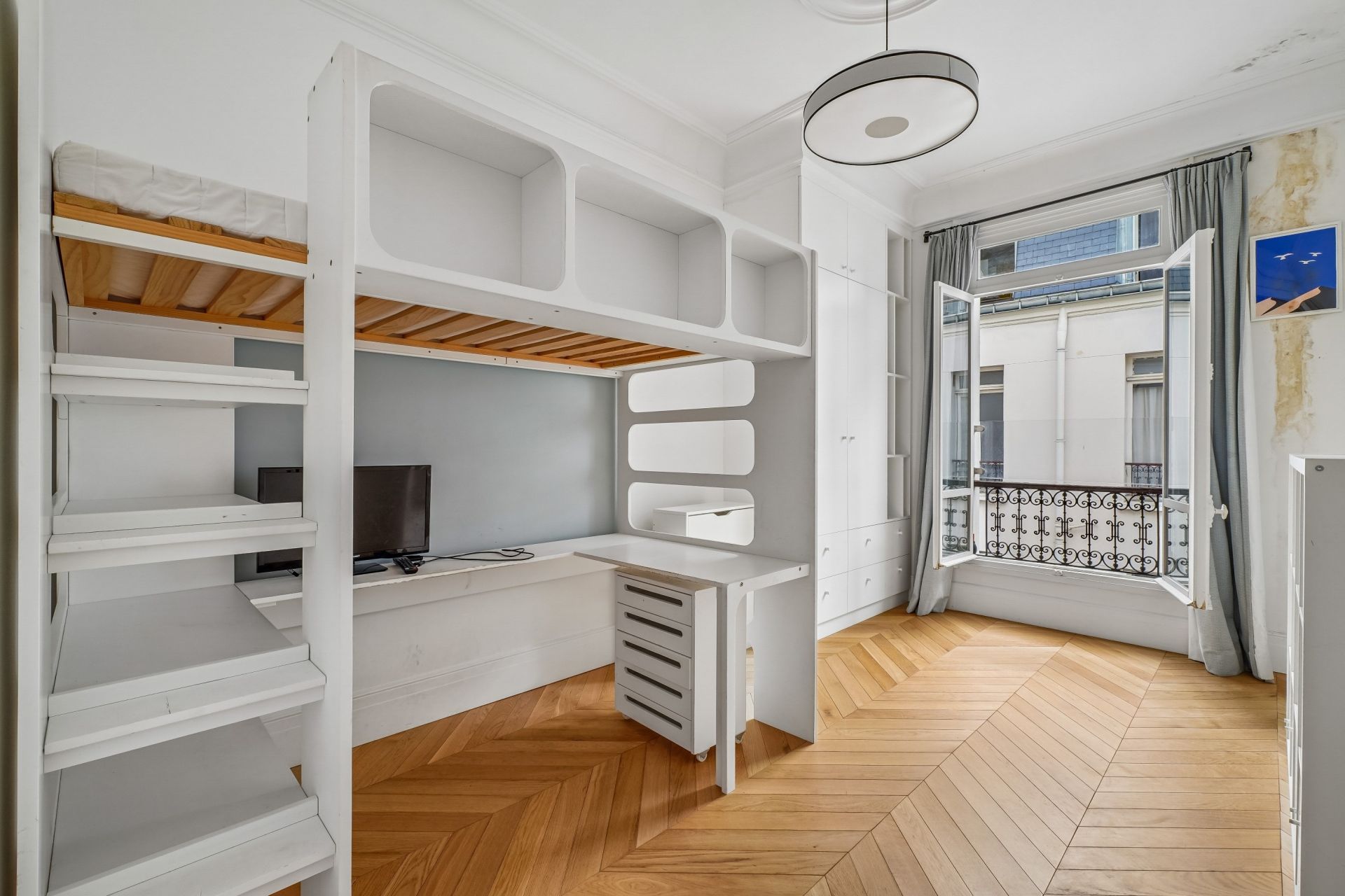 luxury apartment 6 Rooms for sale on PARIS (75008)