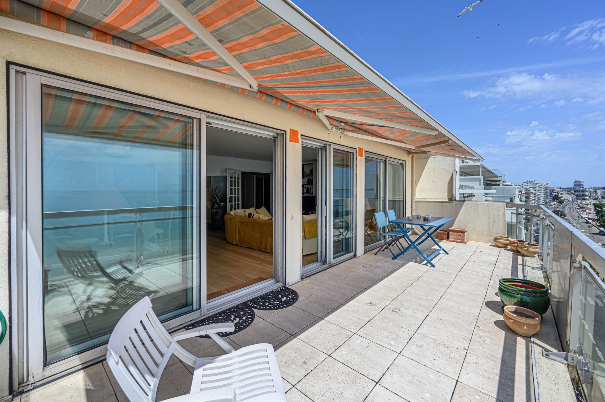 luxury apartment 4 Rooms for sale on LA BAULE (44500)