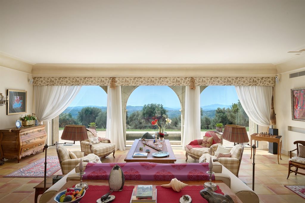 maison provençale de luxe 8 Pièces en vente sur CHATEAUNEUF GRASSE (06740)