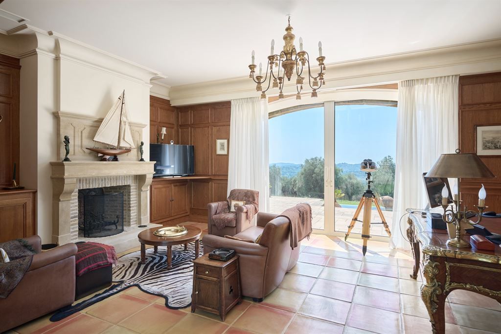 maison provençale de luxe 8 Pièces en vente sur CHATEAUNEUF GRASSE (06740)