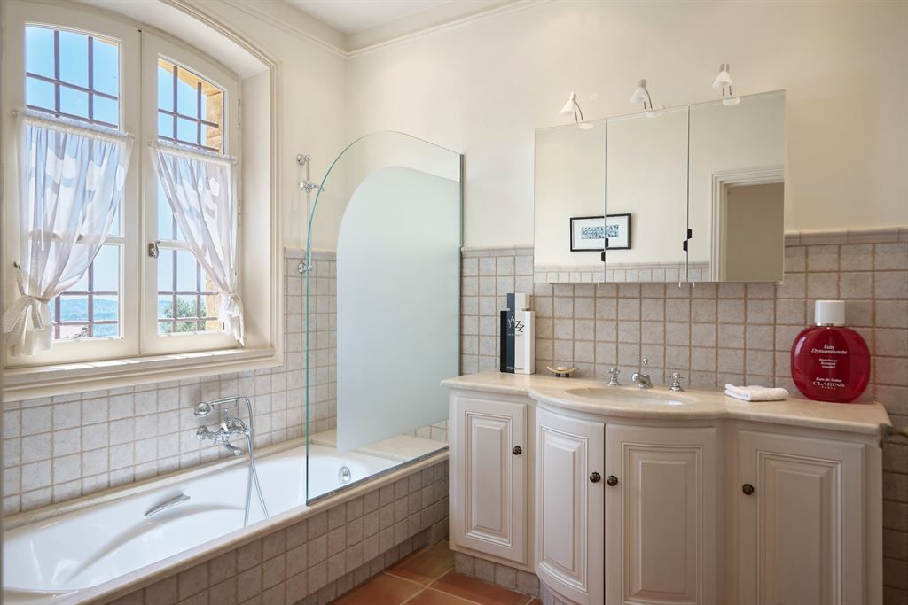 maison provençale de luxe 8 Pièces en vente sur CHATEAUNEUF GRASSE (06740)