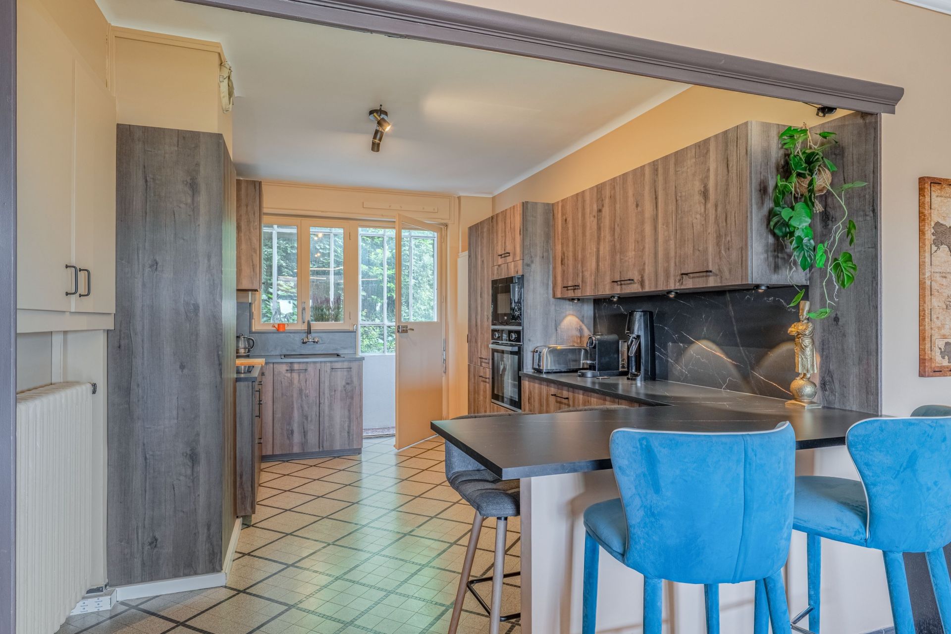 luxury apartment 6 Rooms for sale on CALUIRE ET CUIRE (69300)