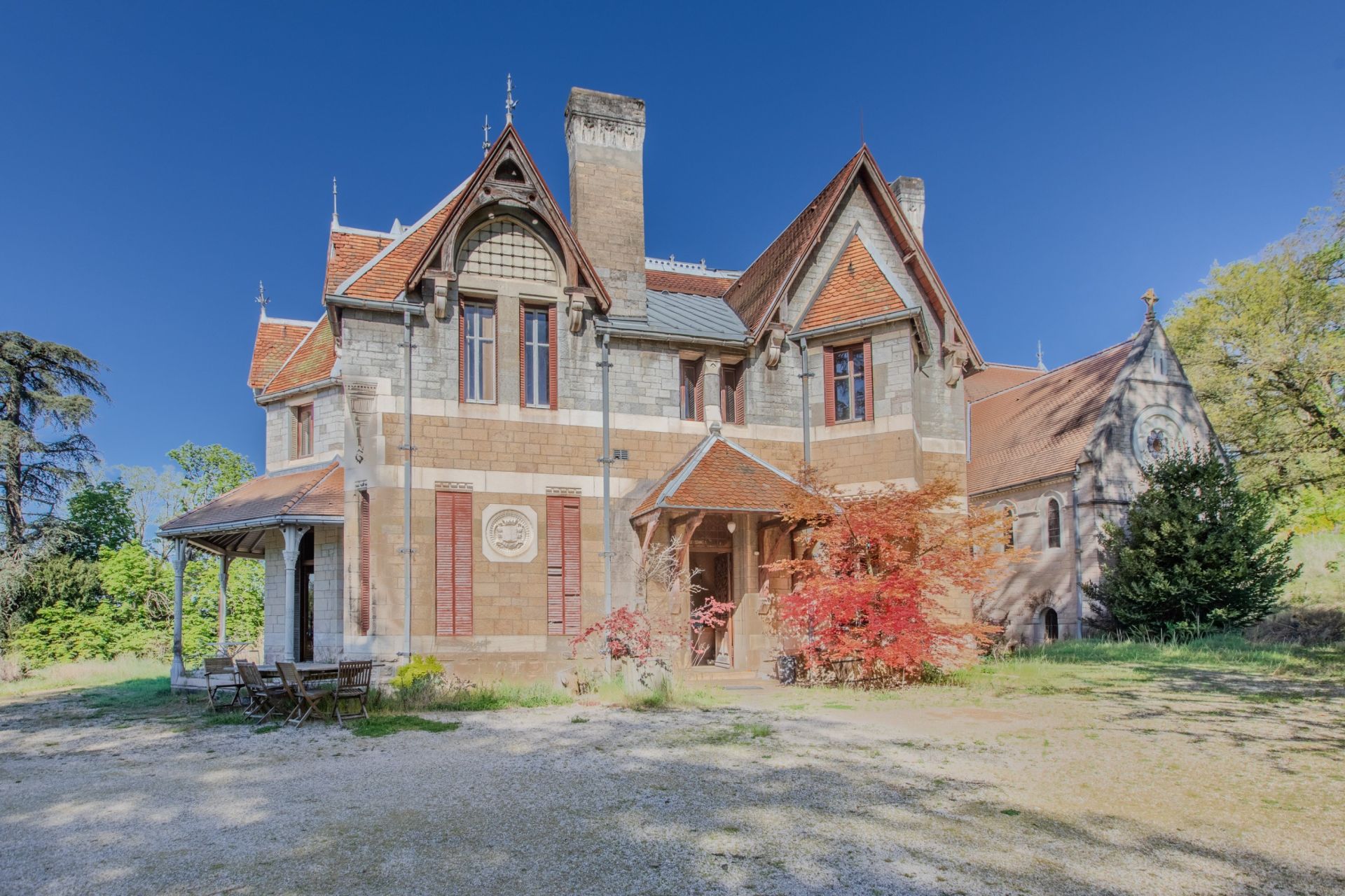 castle 22 Rooms for sale on REYRIEUX (01600)