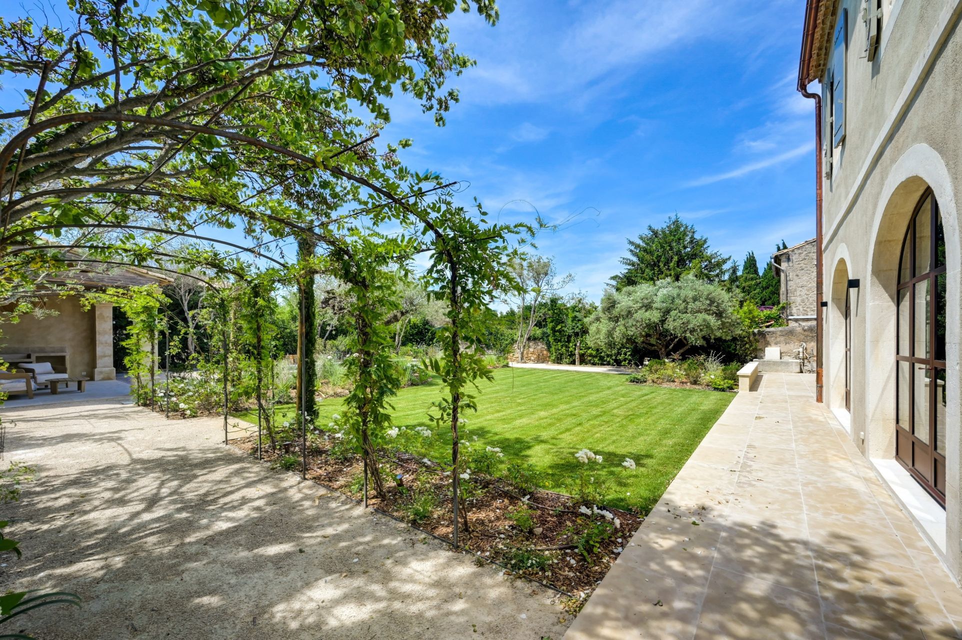 mas 6 Rooms for sale on MAUSSANE LES ALPILLES (13520)