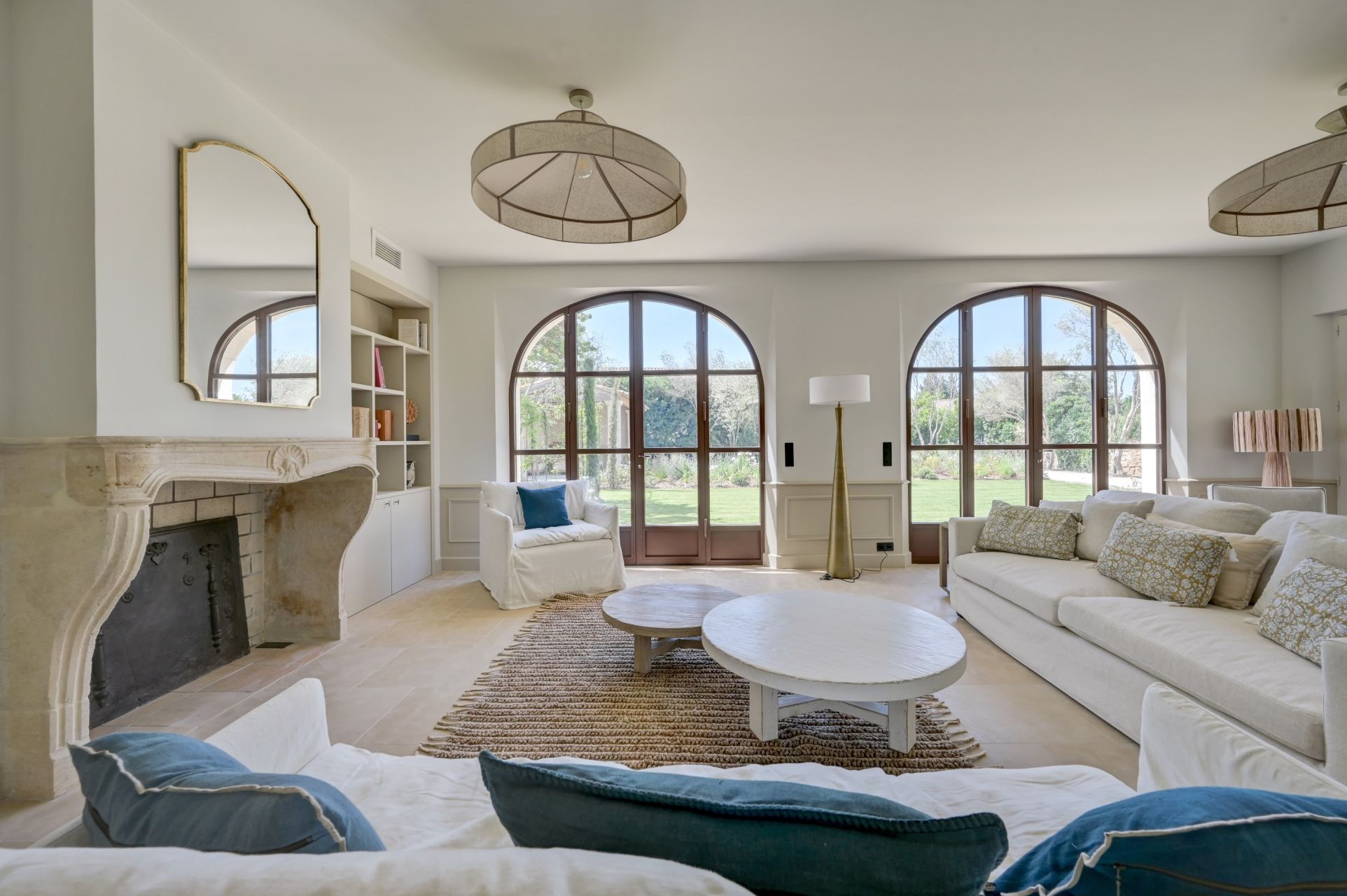 mas 6 Rooms for sale on MAUSSANE LES ALPILLES (13520)