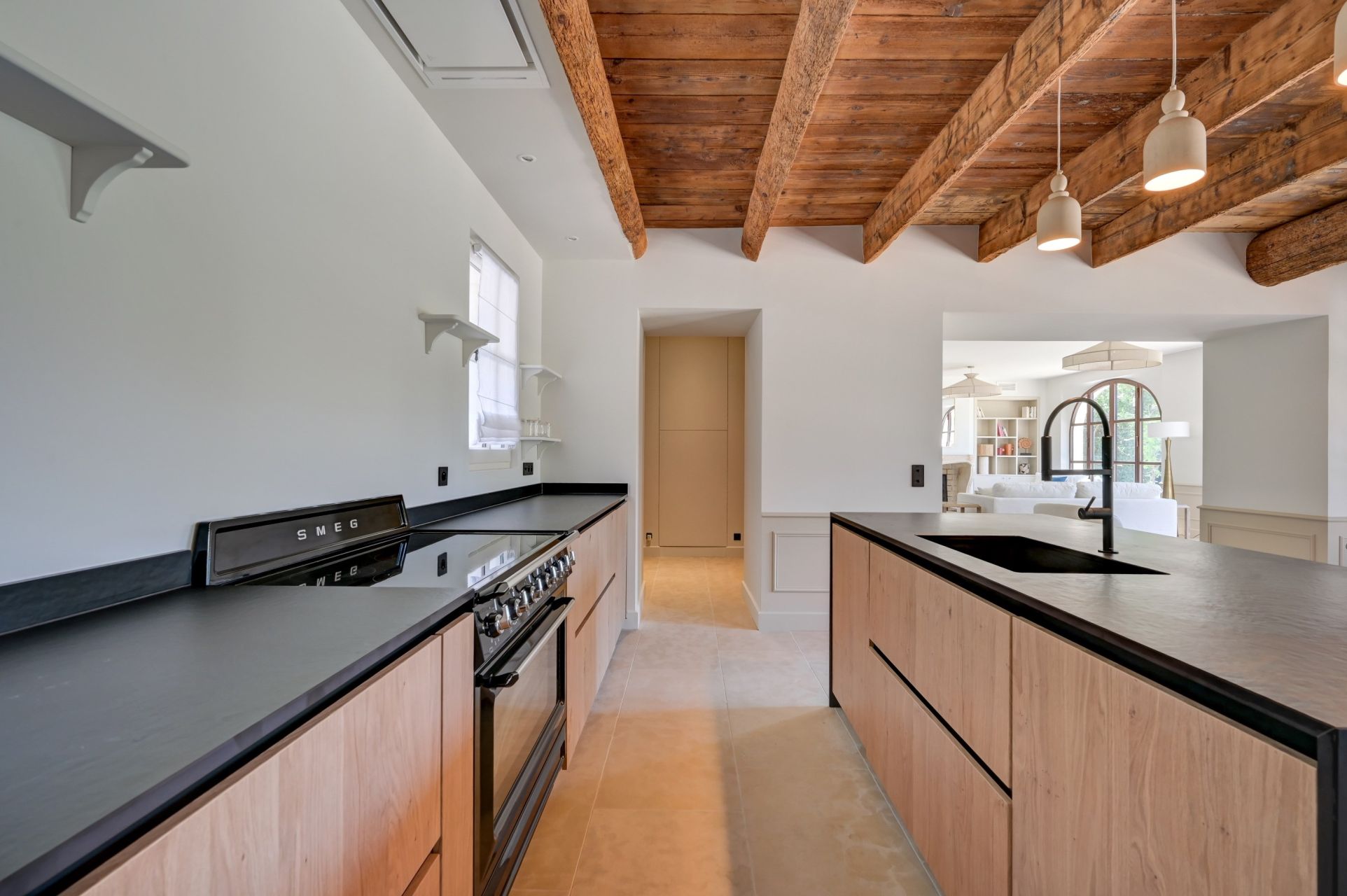 mas 6 Rooms for sale on MAUSSANE LES ALPILLES (13520)
