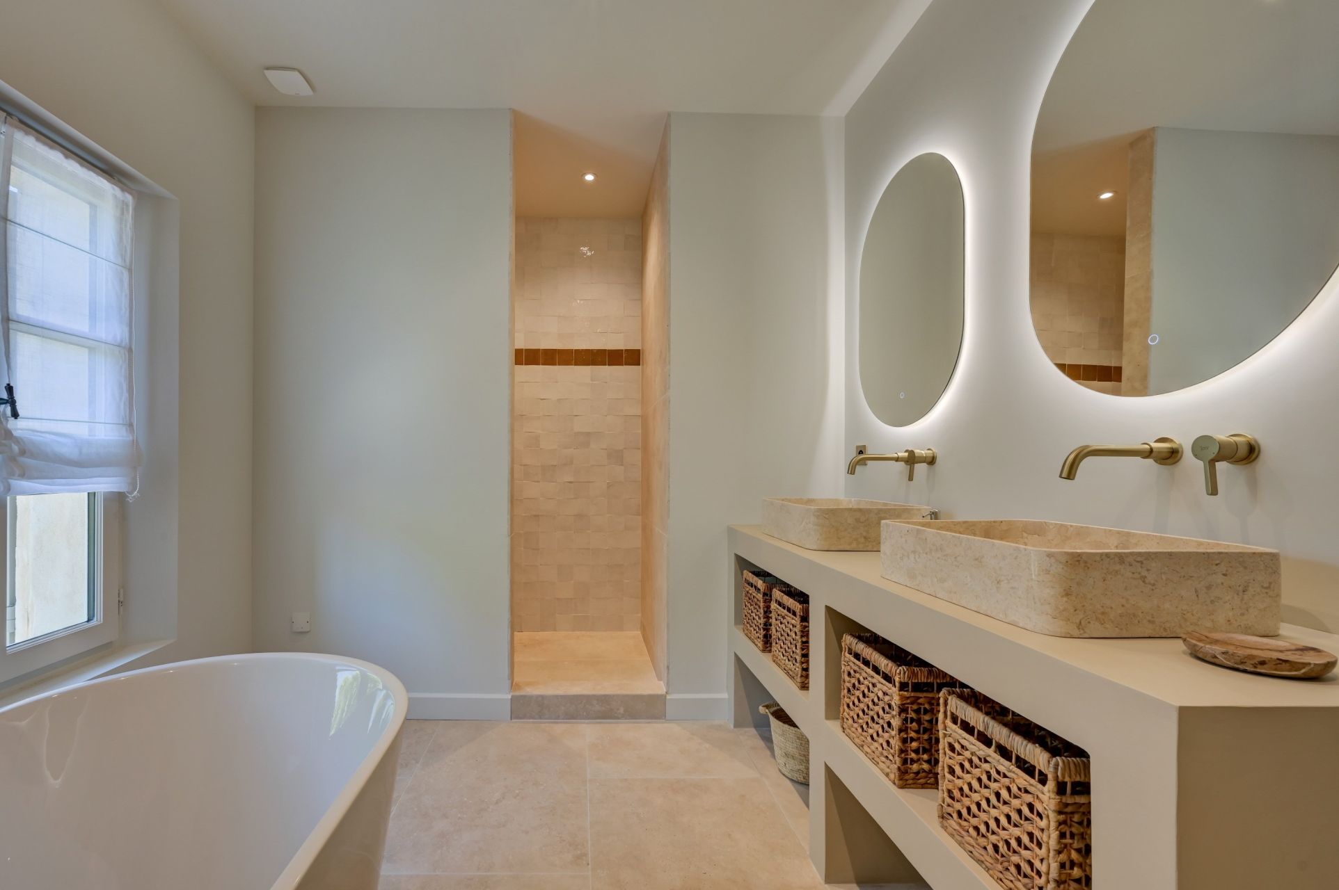 mas 6 Rooms for sale on MAUSSANE LES ALPILLES (13520)