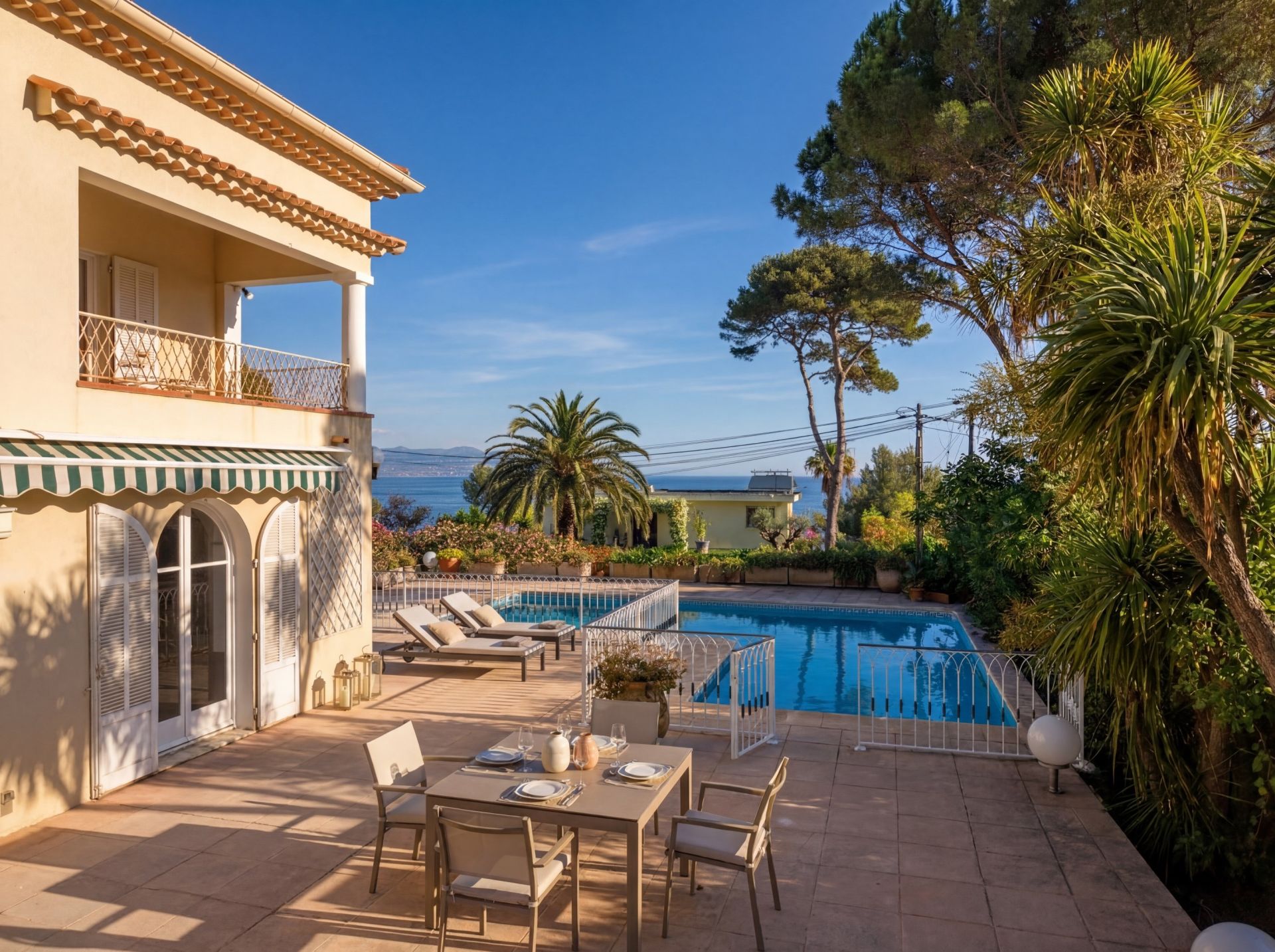 luxury villa 7 Rooms for sale on CAP D ANTIBES (06160)
