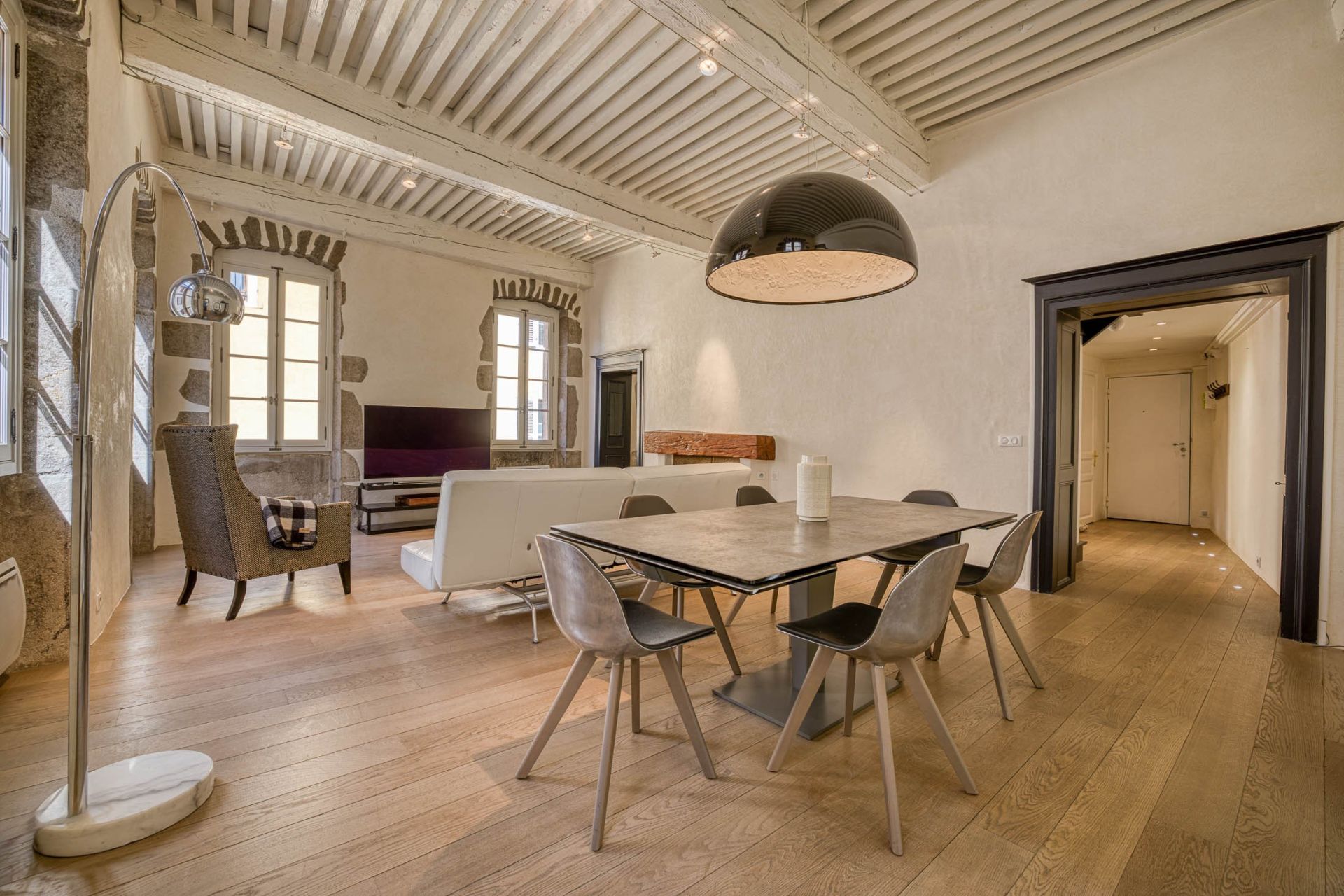 luxury apartment 4 Rooms for sale on ANNECY (74000)