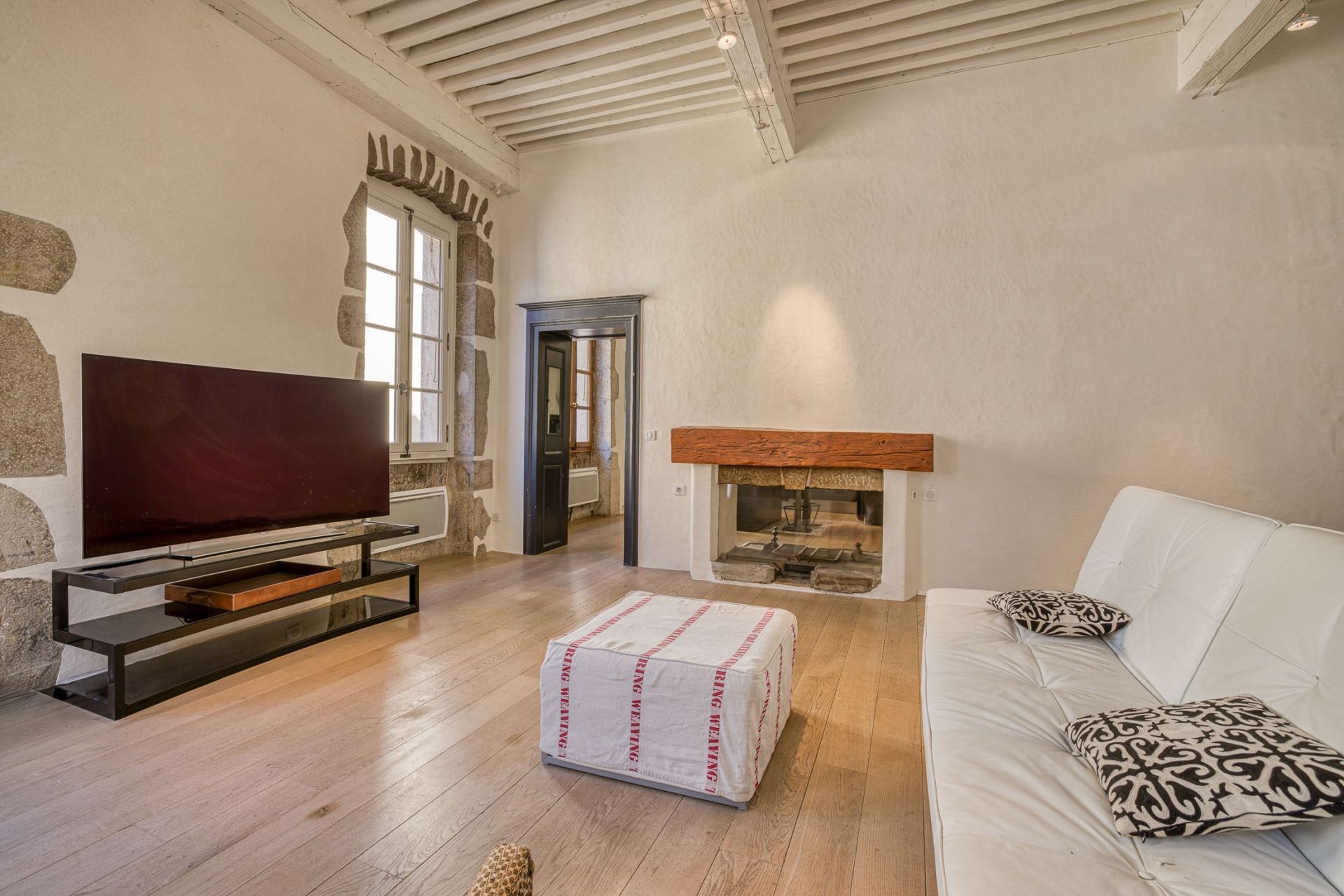 luxury apartment 4 Rooms for sale on ANNECY (74000)