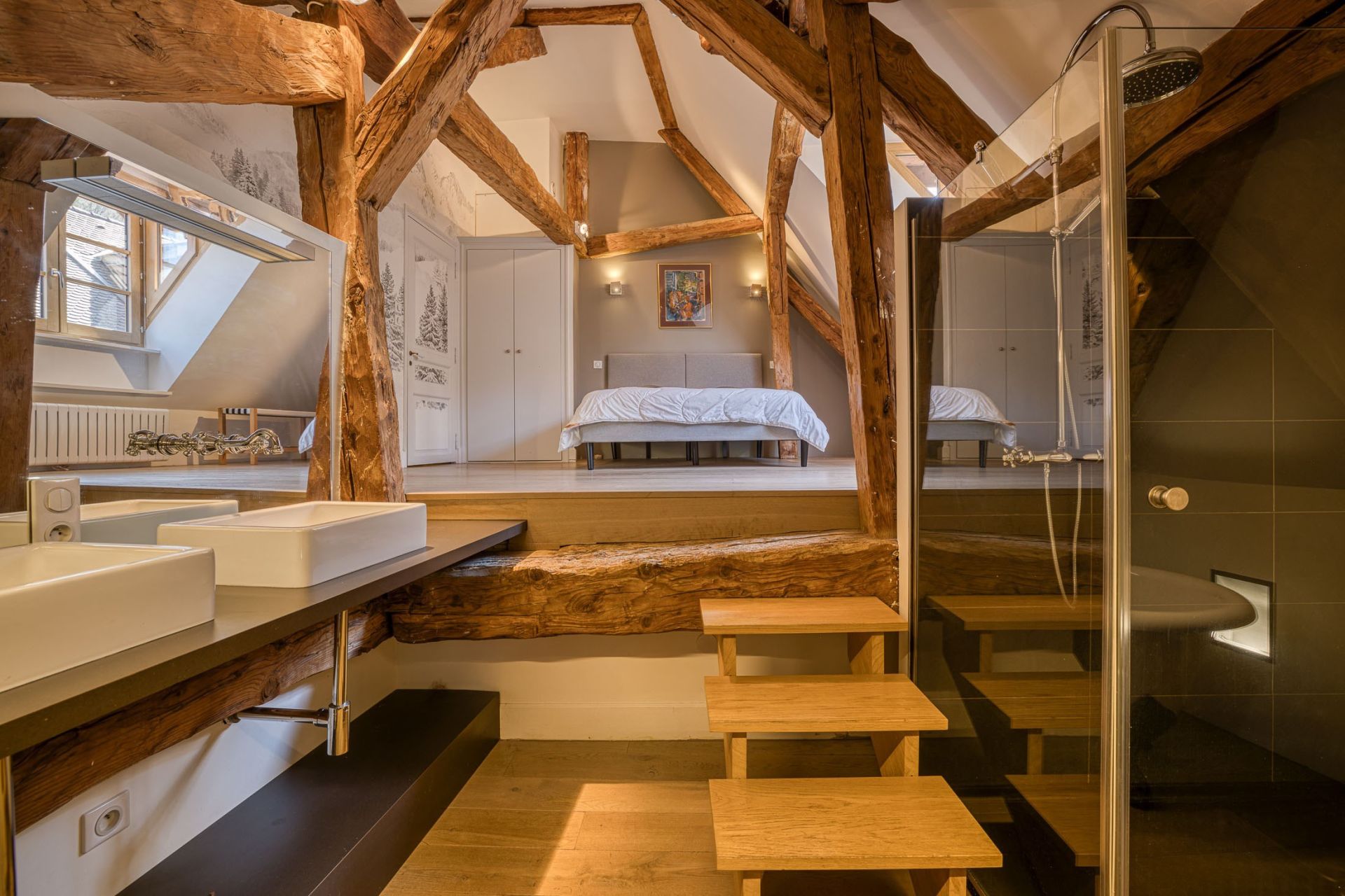luxury apartment 4 Rooms for sale on ANNECY (74000)