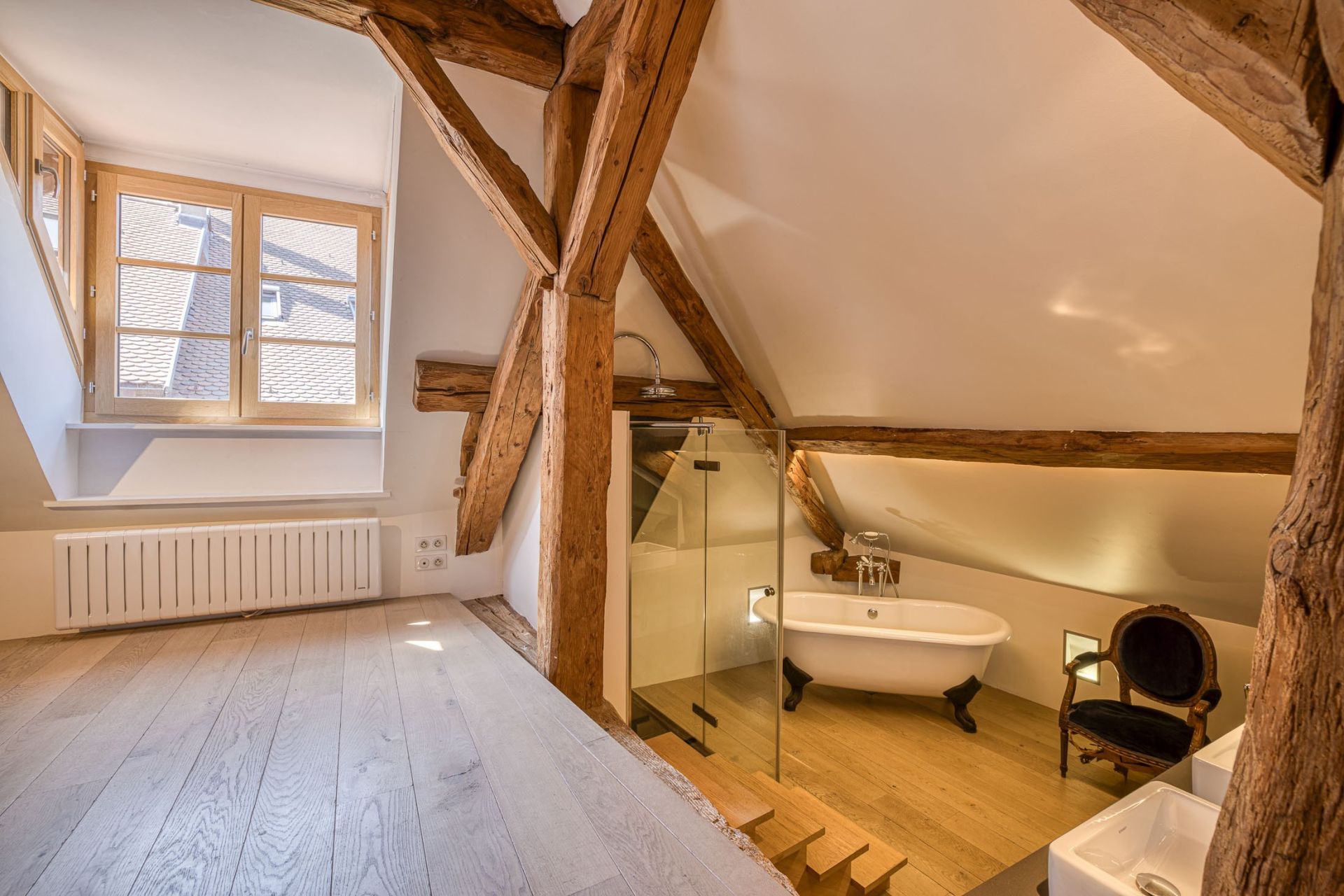 luxury apartment 4 Rooms for sale on ANNECY (74000)
