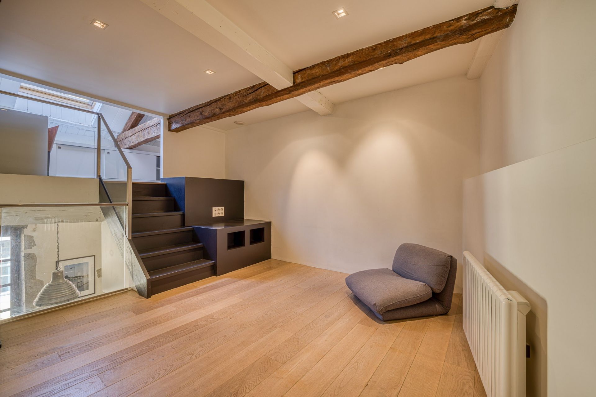 luxury apartment 4 Rooms for sale on ANNECY (74000)