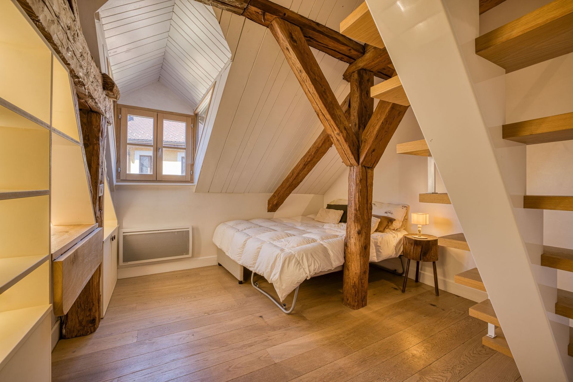 luxury apartment 4 Rooms for sale on ANNECY (74000)