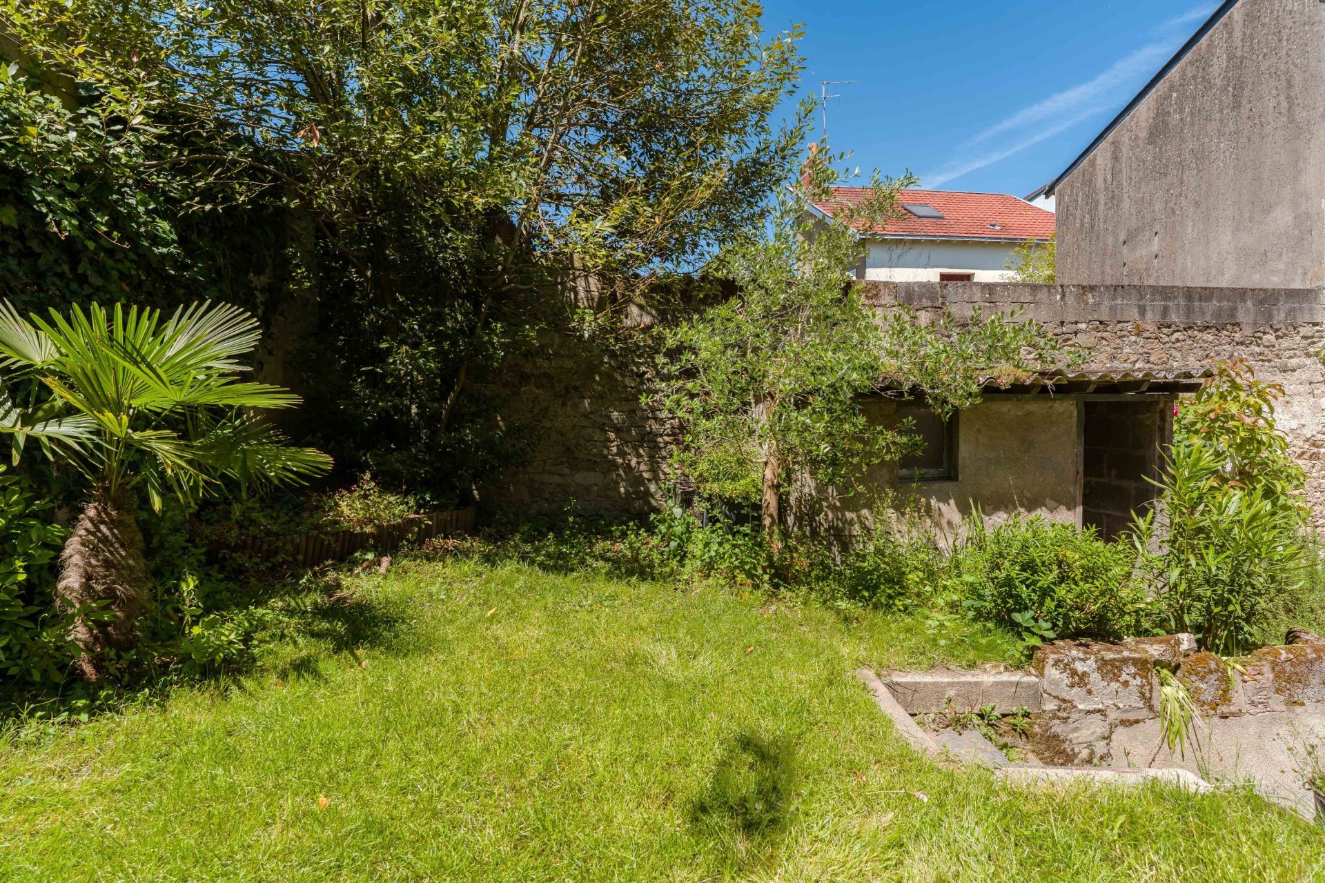 luxury house 8 Rooms for sale on NANTES (44100)