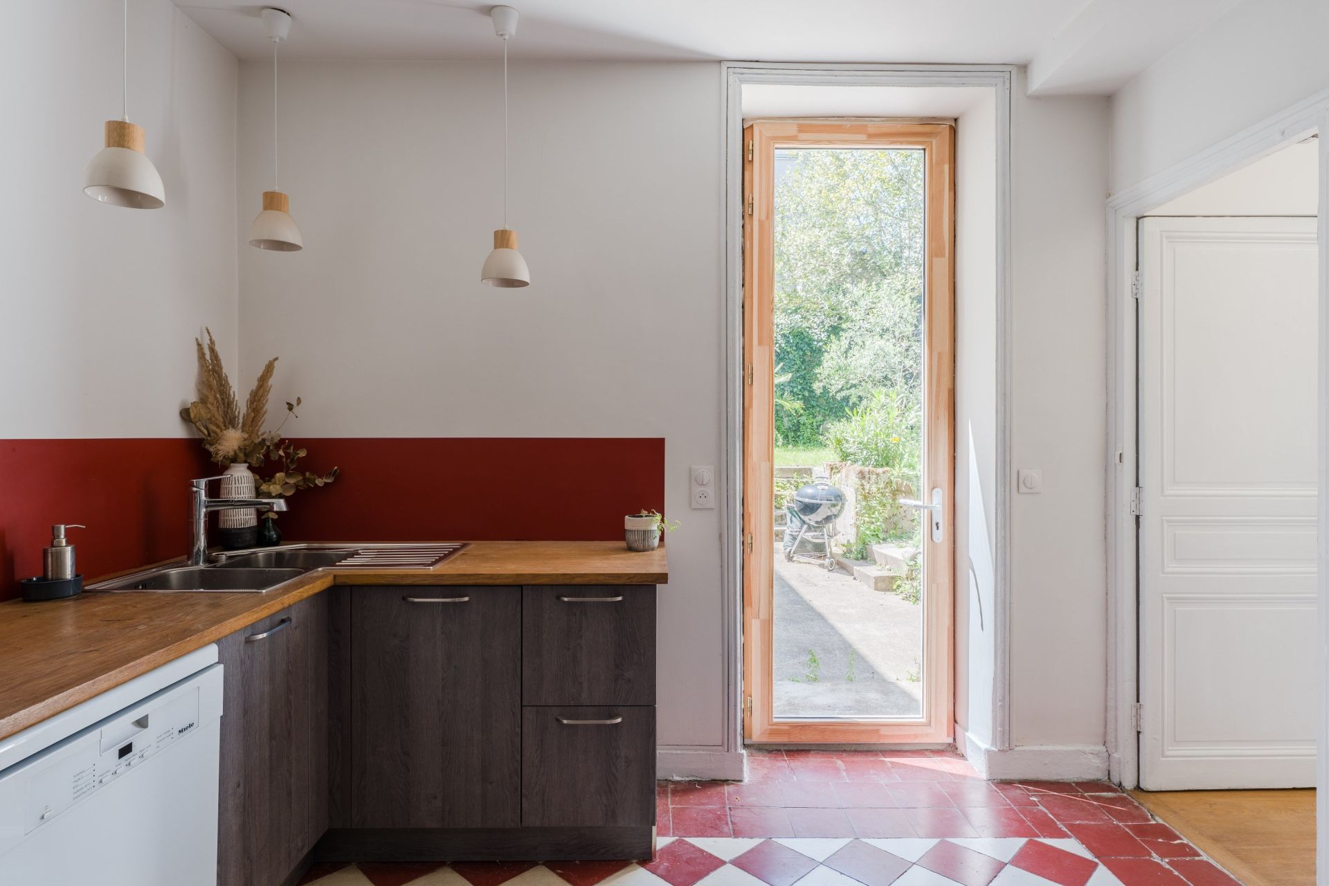 luxury house 8 Rooms for sale on NANTES (44100)