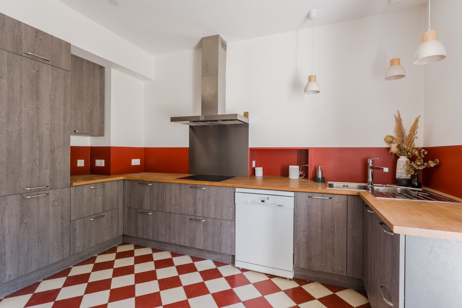 luxury house 8 Rooms for sale on NANTES (44100)