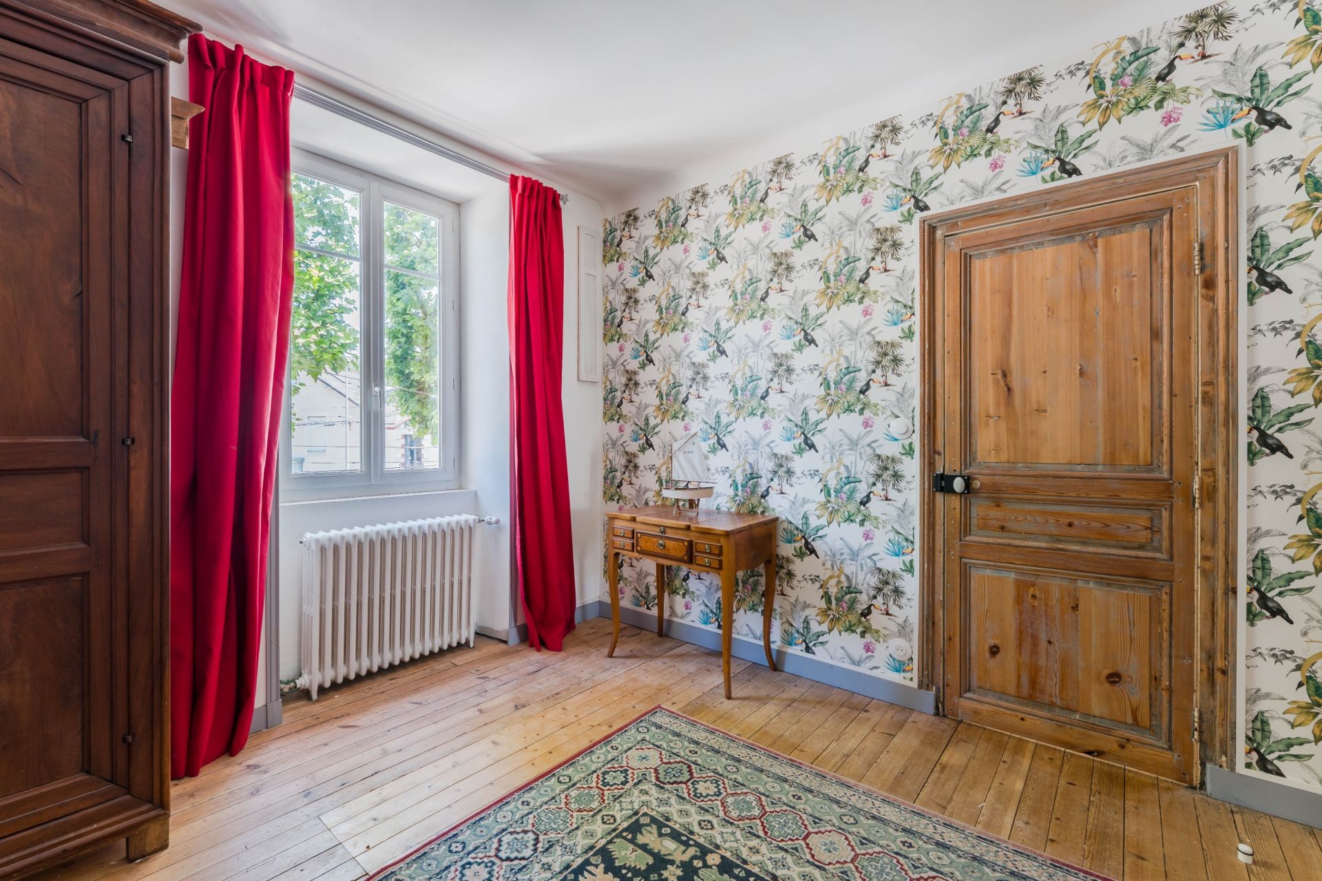 luxury house 8 Rooms for sale on NANTES (44100)