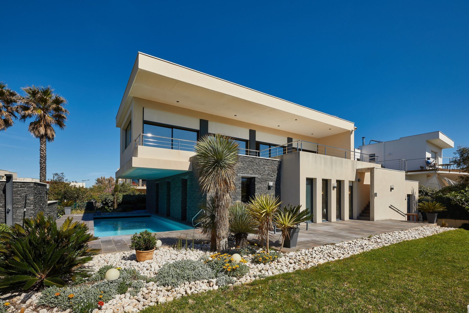 luxury house 6 Rooms for sale on SETE (34200)