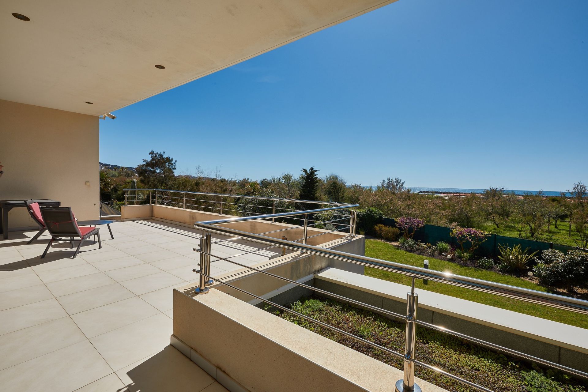 luxury house 6 Rooms for sale on SETE (34200)