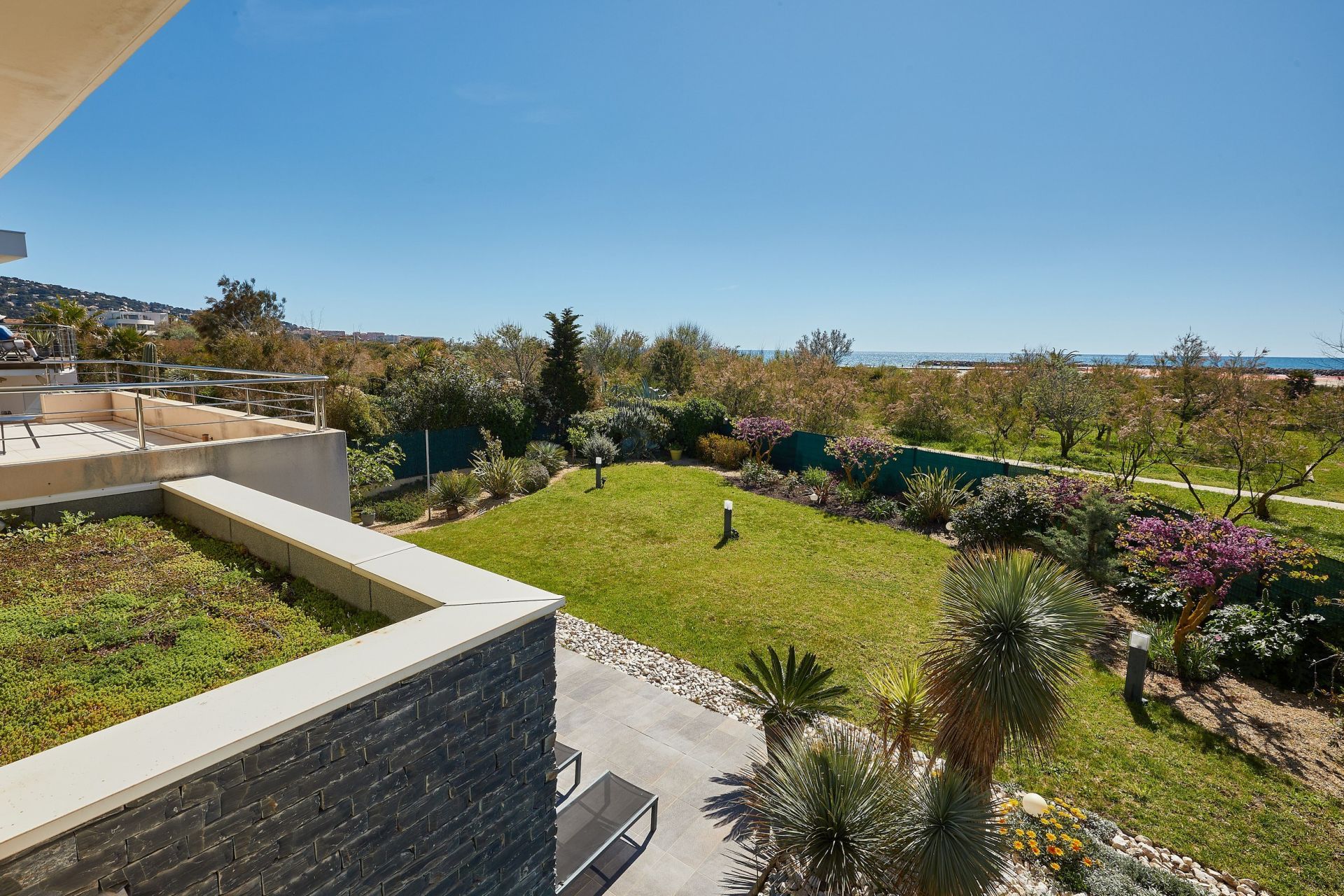luxury house 6 Rooms for sale on SETE (34200)