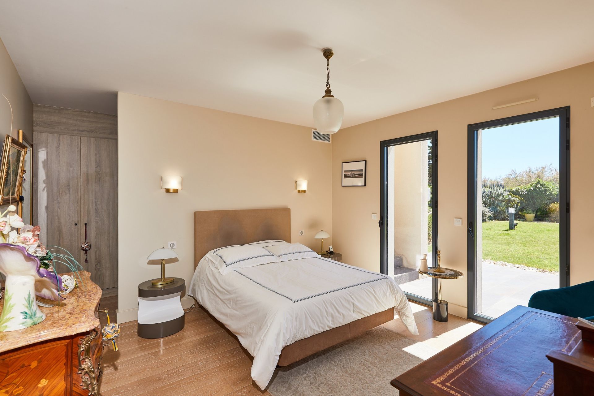 luxury house 6 Rooms for sale on SETE (34200)