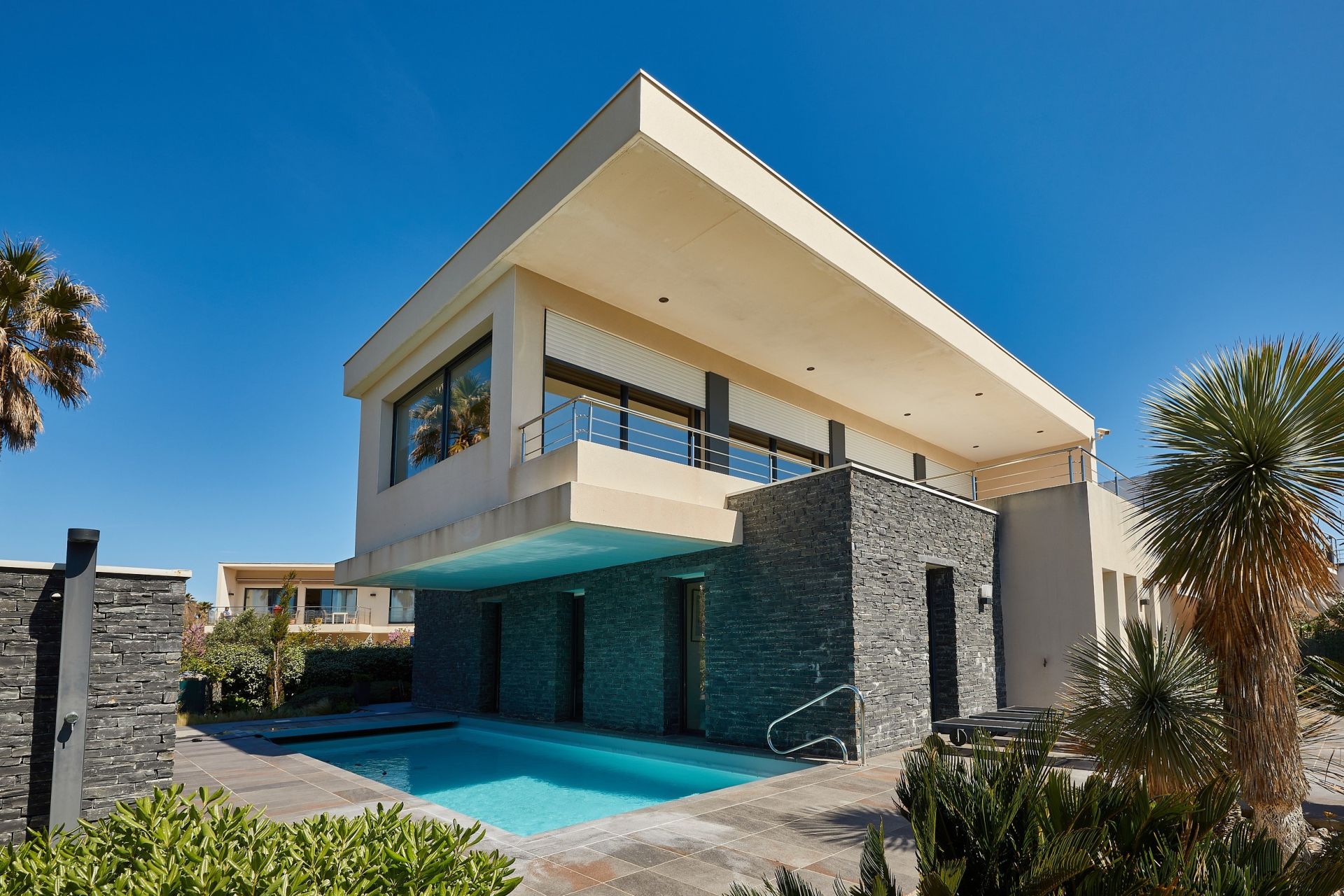 luxury house 6 Rooms for sale on SETE (34200)