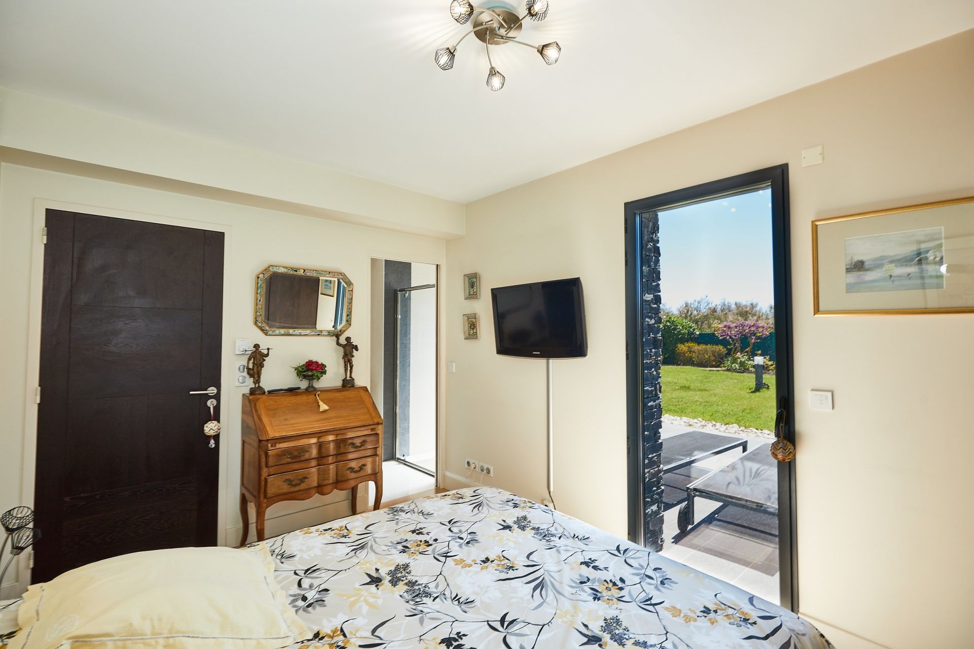 luxury house 6 Rooms for sale on SETE (34200)