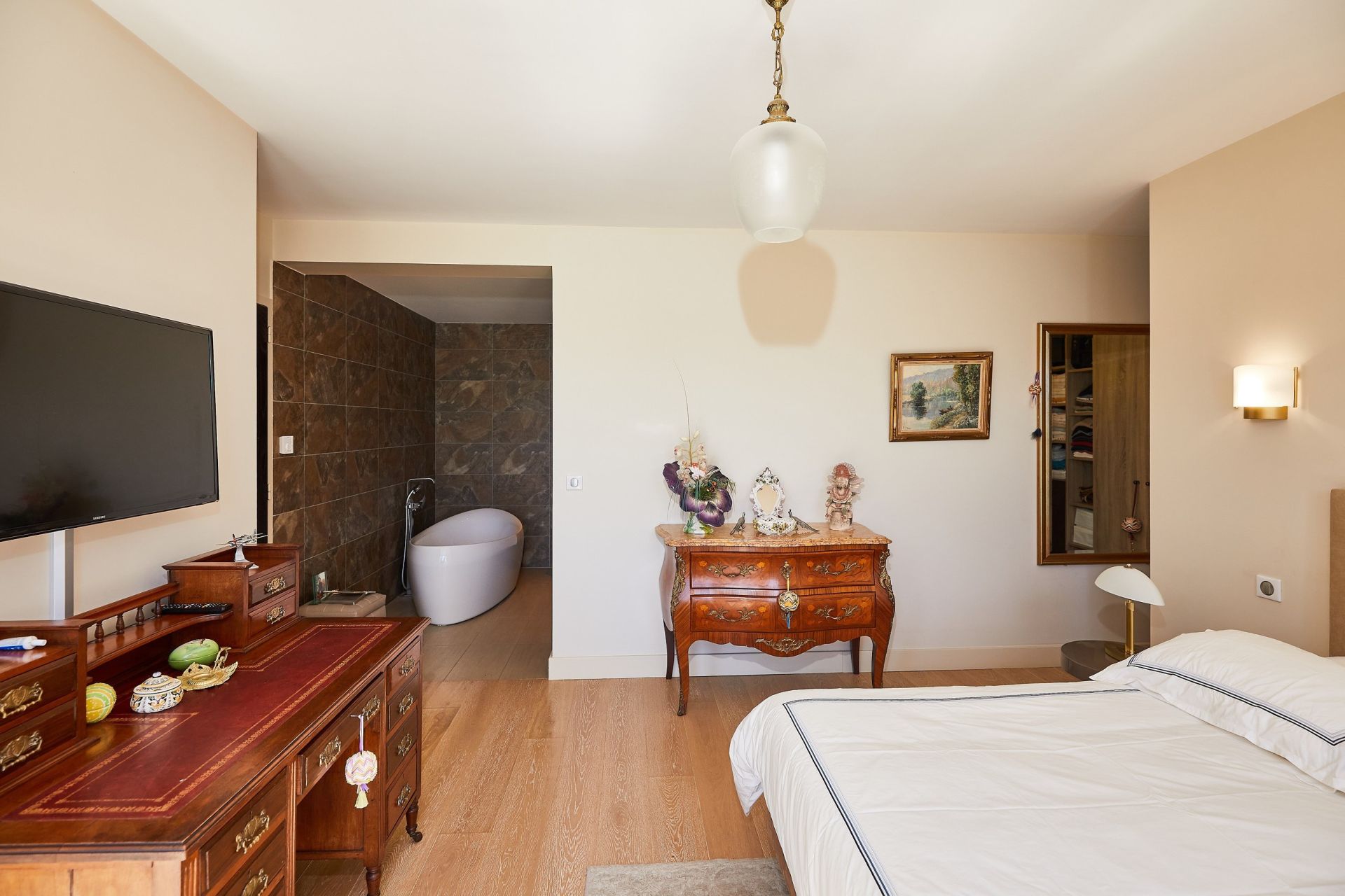 luxury house 6 Rooms for sale on SETE (34200)