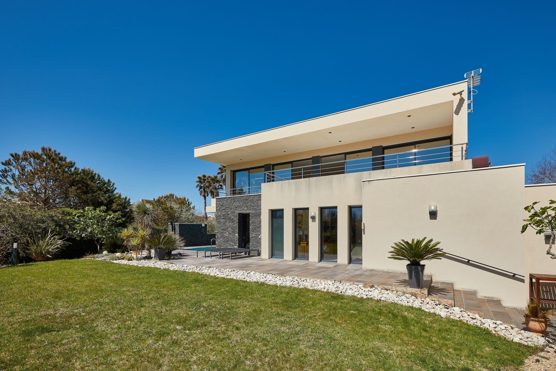 luxury house 6 Rooms for sale on SETE (34200)