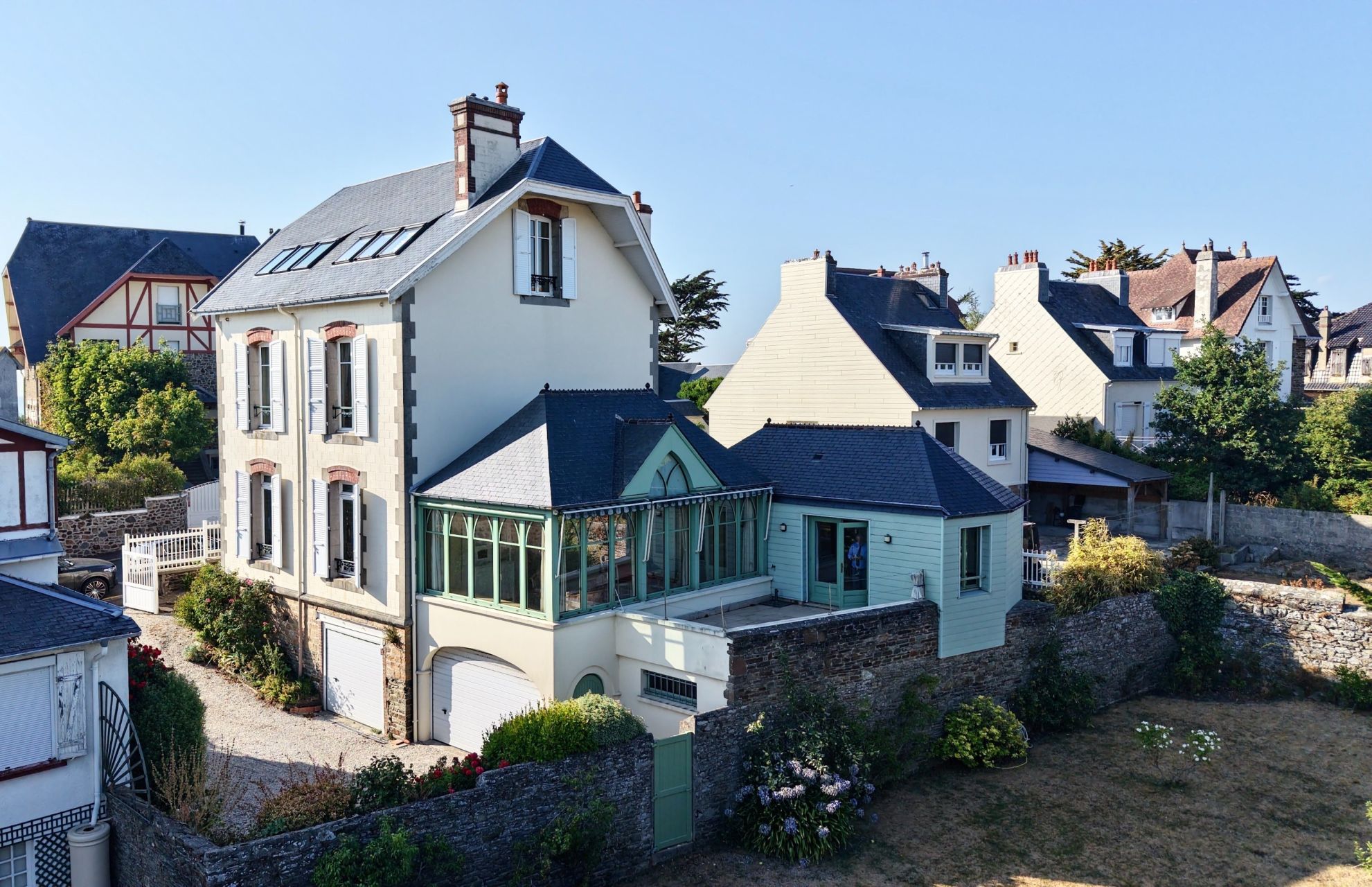 luxury house 8 Rooms for sale on GRANVILLE (50400)