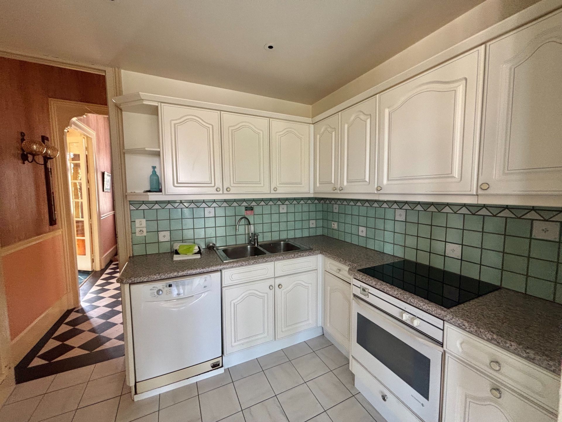 luxury house 8 Rooms for sale on GRANVILLE (50400)