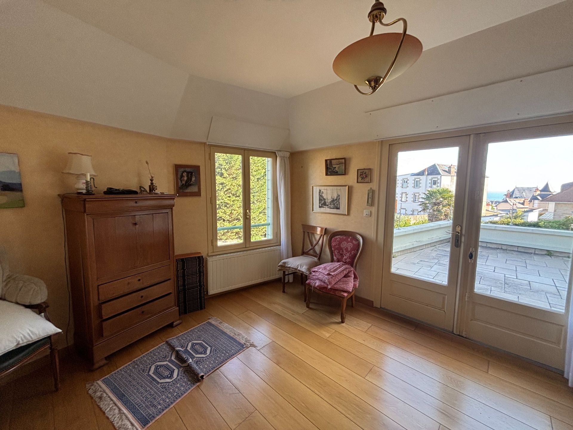 luxury house 8 Rooms for sale on GRANVILLE (50400)