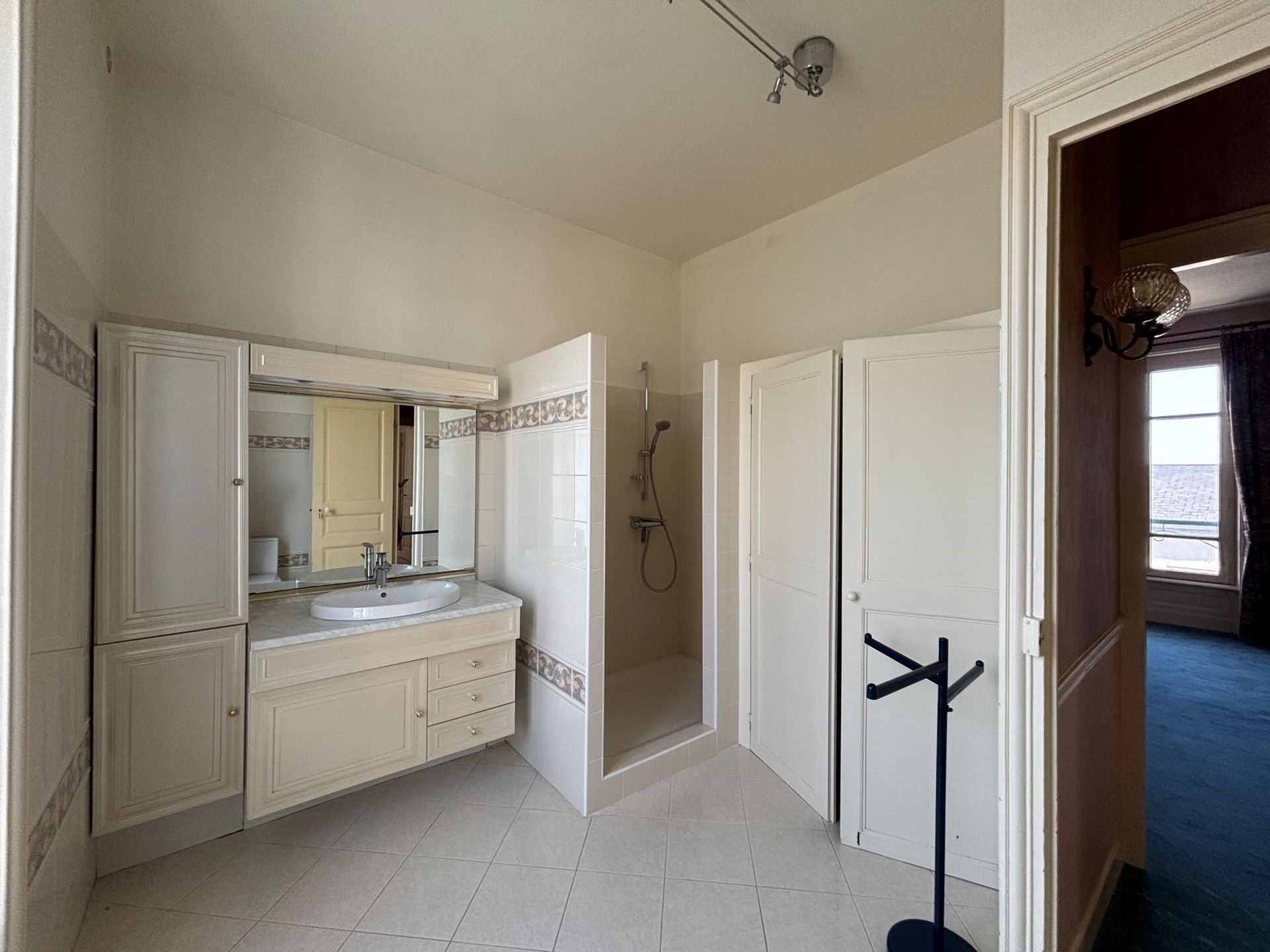 luxury house 8 Rooms for sale on GRANVILLE (50400)