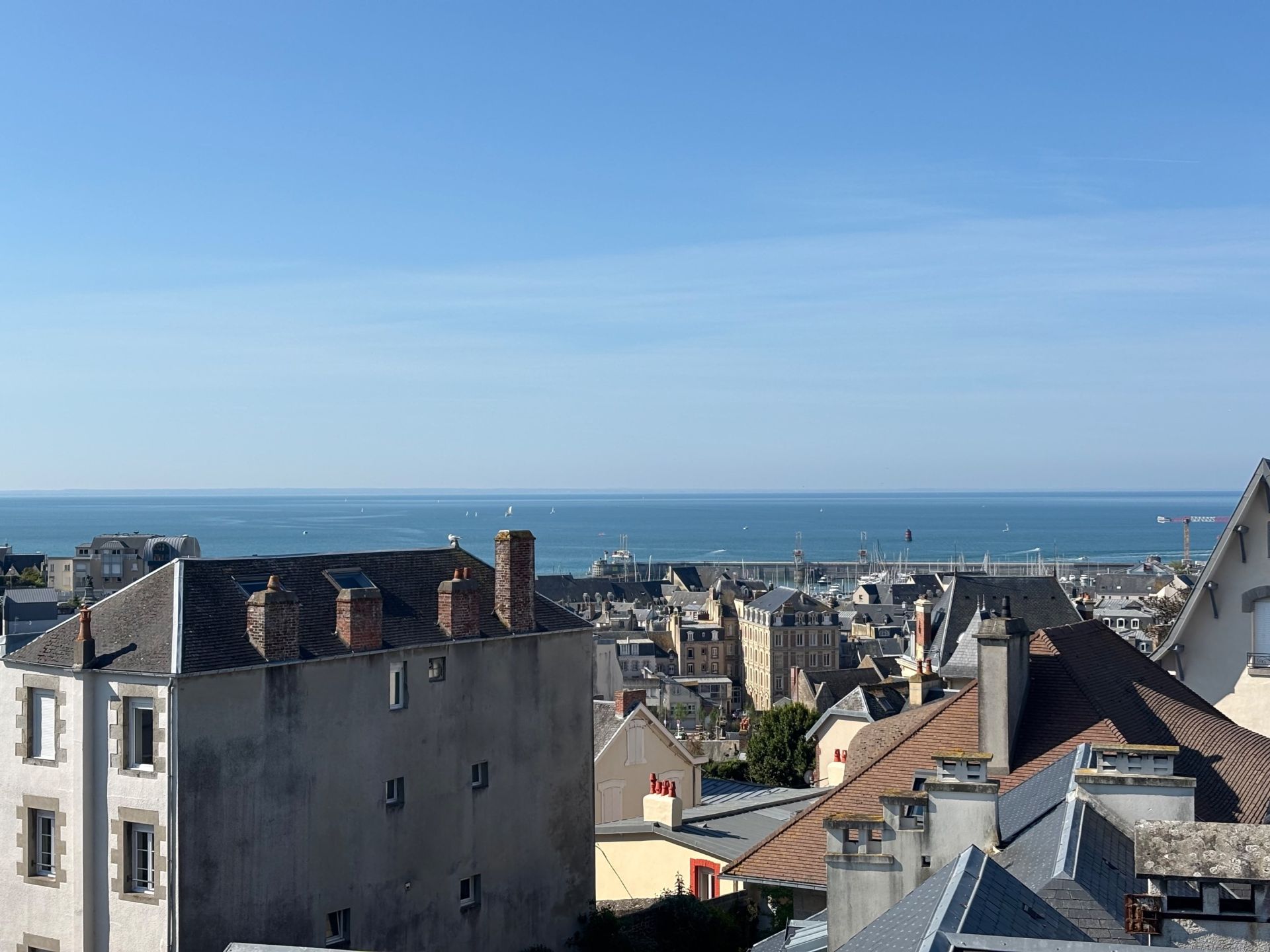 luxury house 8 Rooms for sale on GRANVILLE (50400)