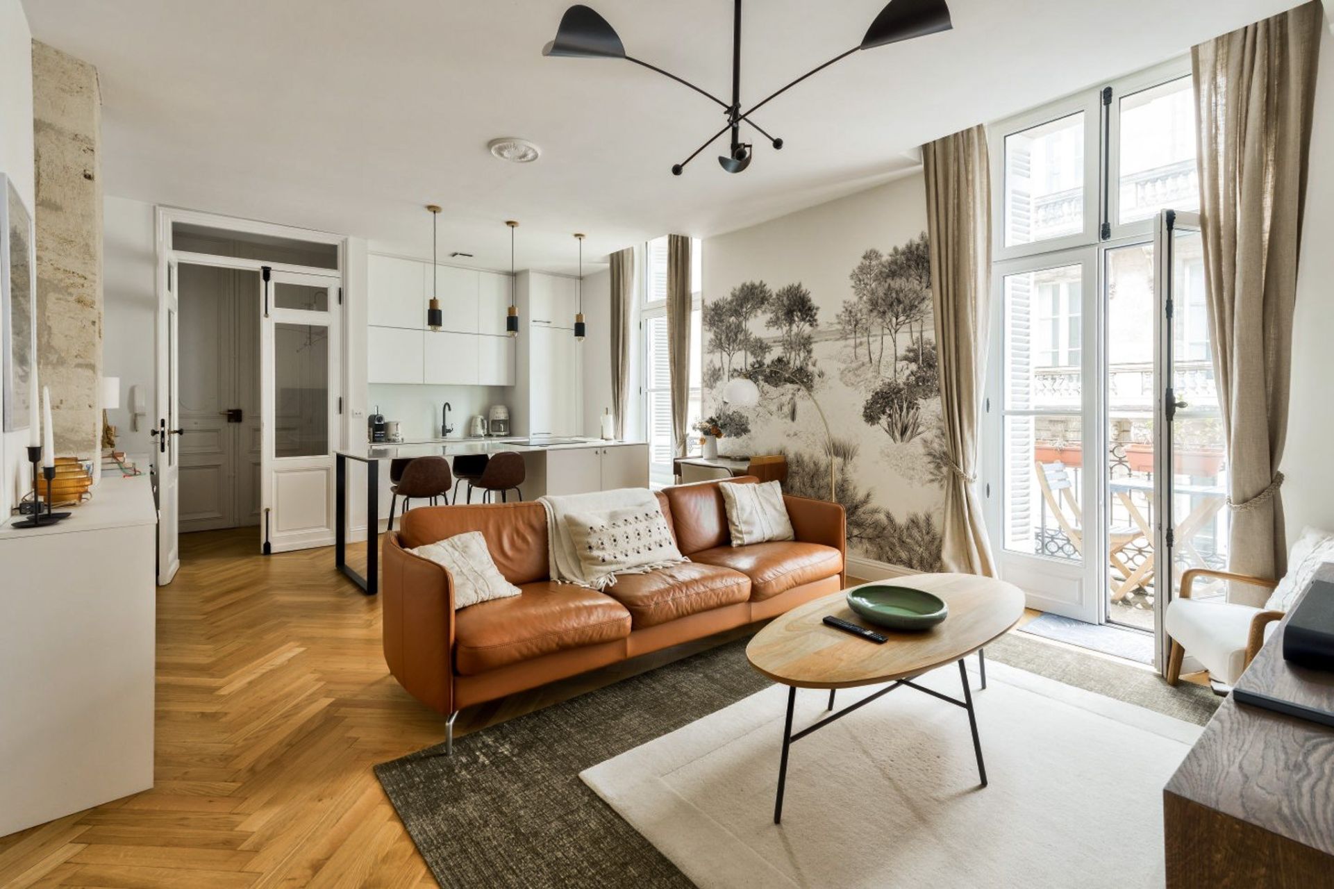 luxury apartment 3 Rooms for sale on BORDEAUX (33000)
