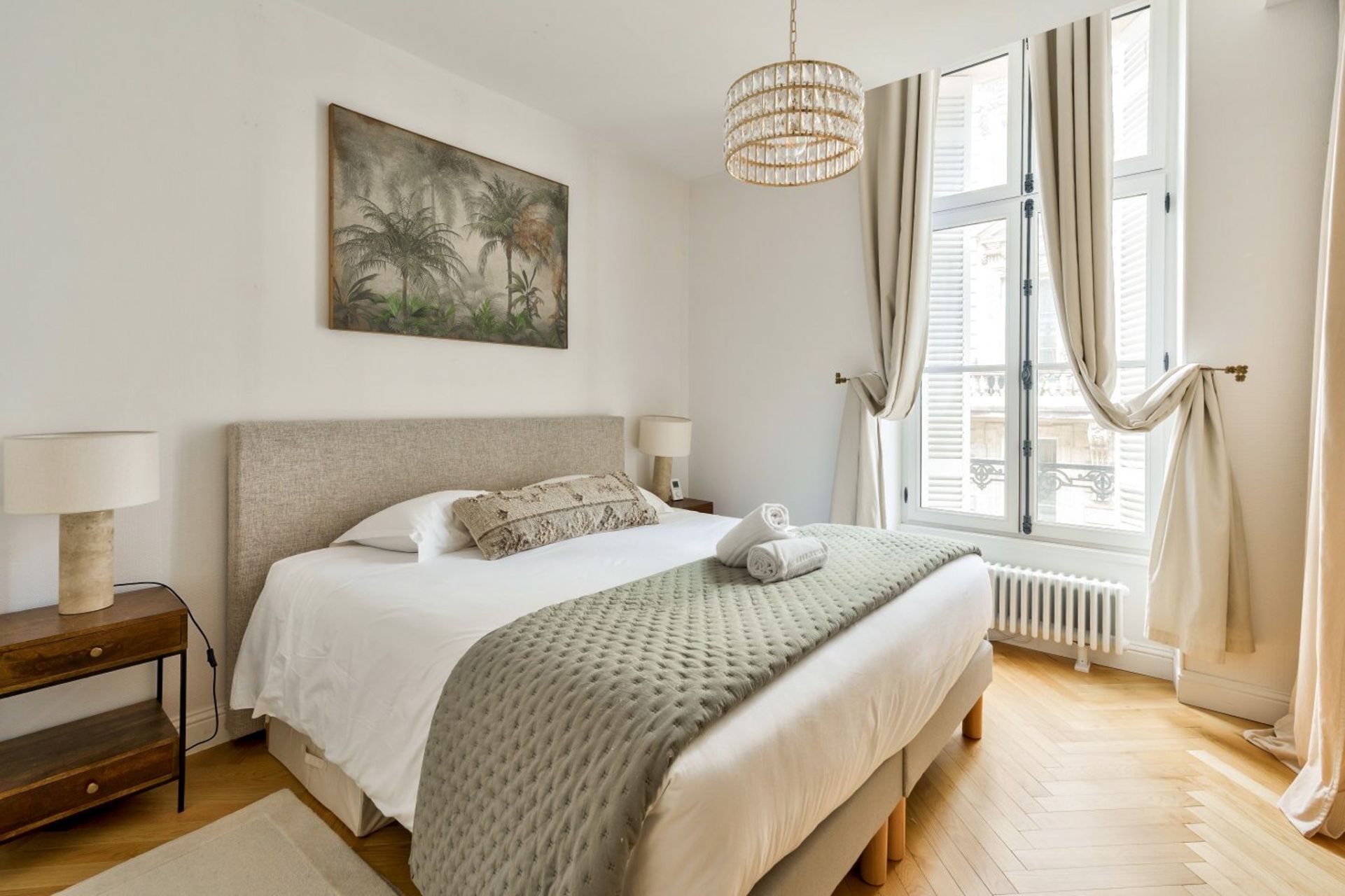 luxury apartment 3 Rooms for sale on BORDEAUX (33000)