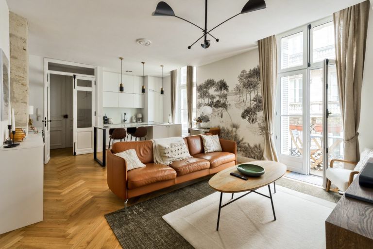 luxury apartment 3 Rooms for sale on BORDEAUX (33000)