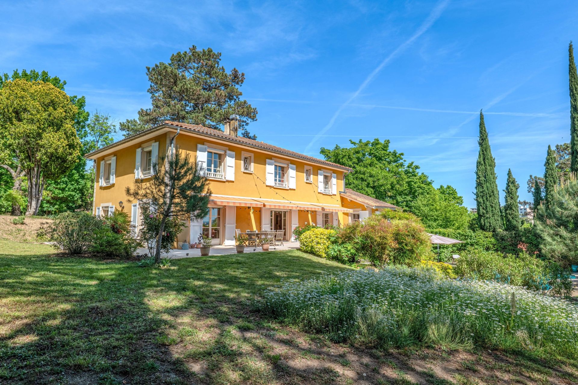 contemporary house 9 Rooms for sale on STE FOY LES LYON (69110)