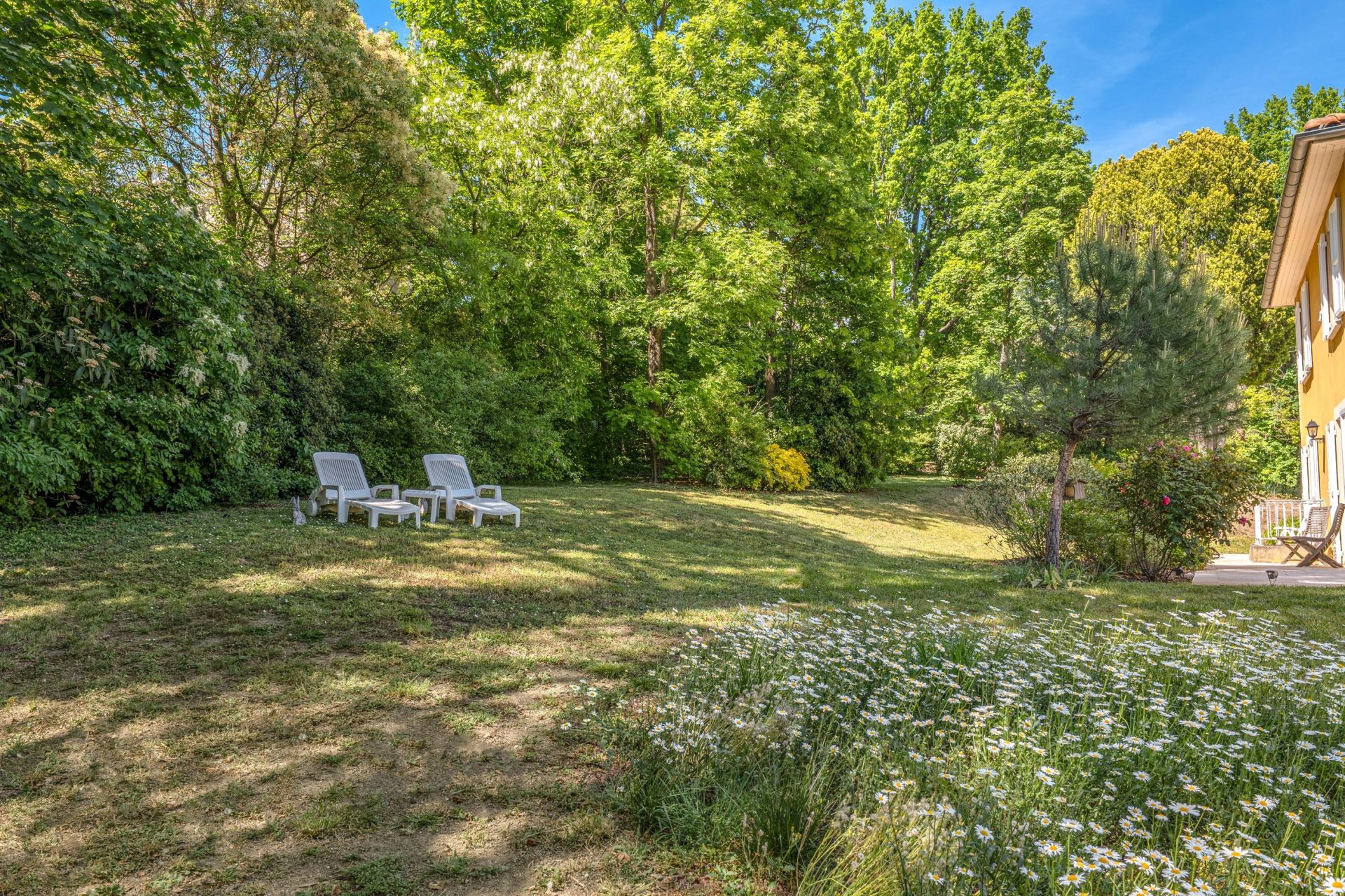 contemporary house 9 Rooms for sale on STE FOY LES LYON (69110)