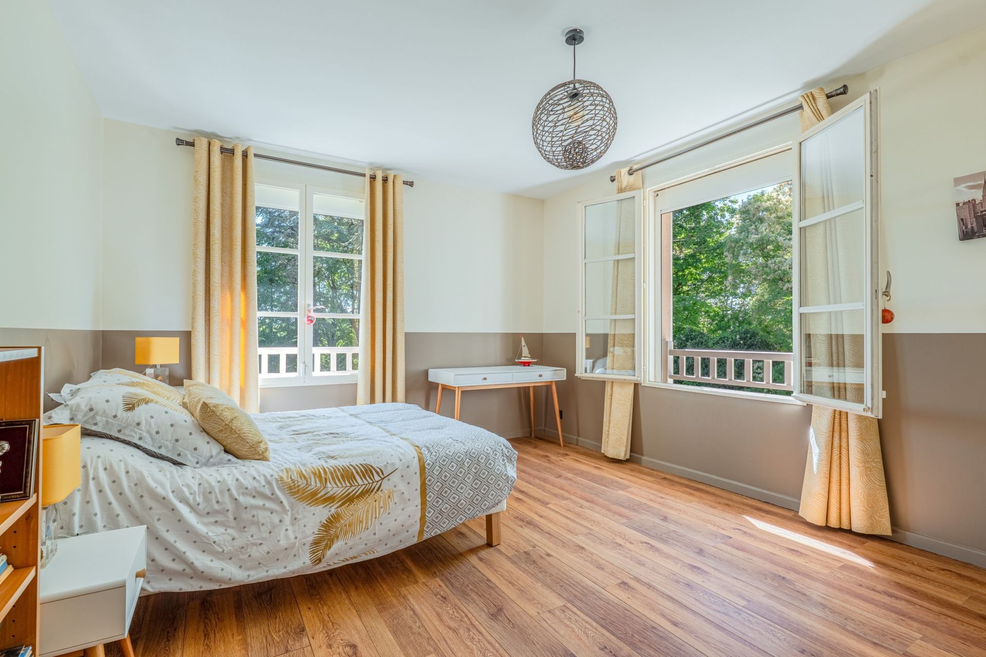 contemporary house 9 Rooms for sale on STE FOY LES LYON (69110)