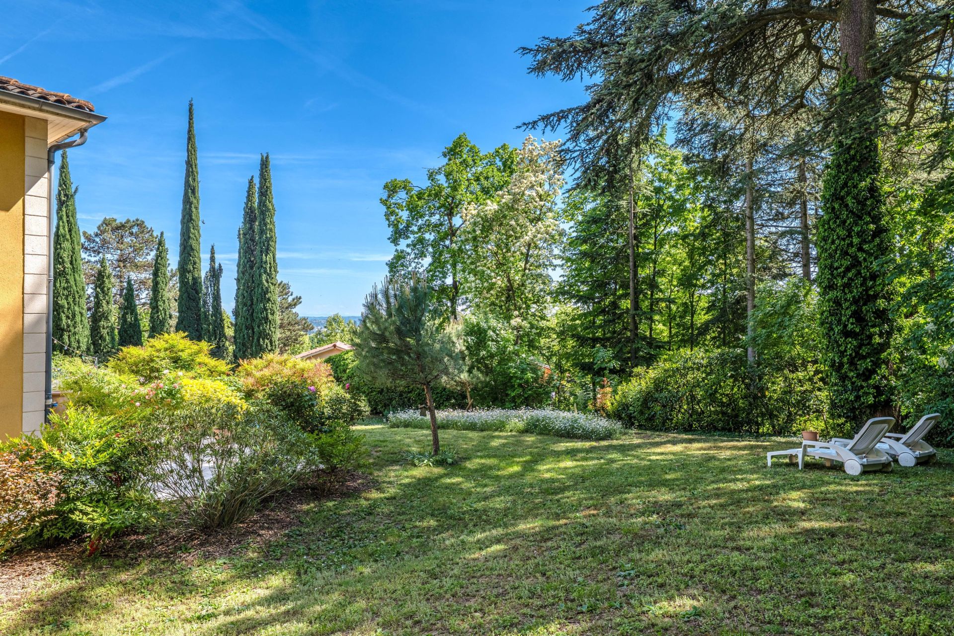 contemporary house 9 Rooms for sale on STE FOY LES LYON (69110)