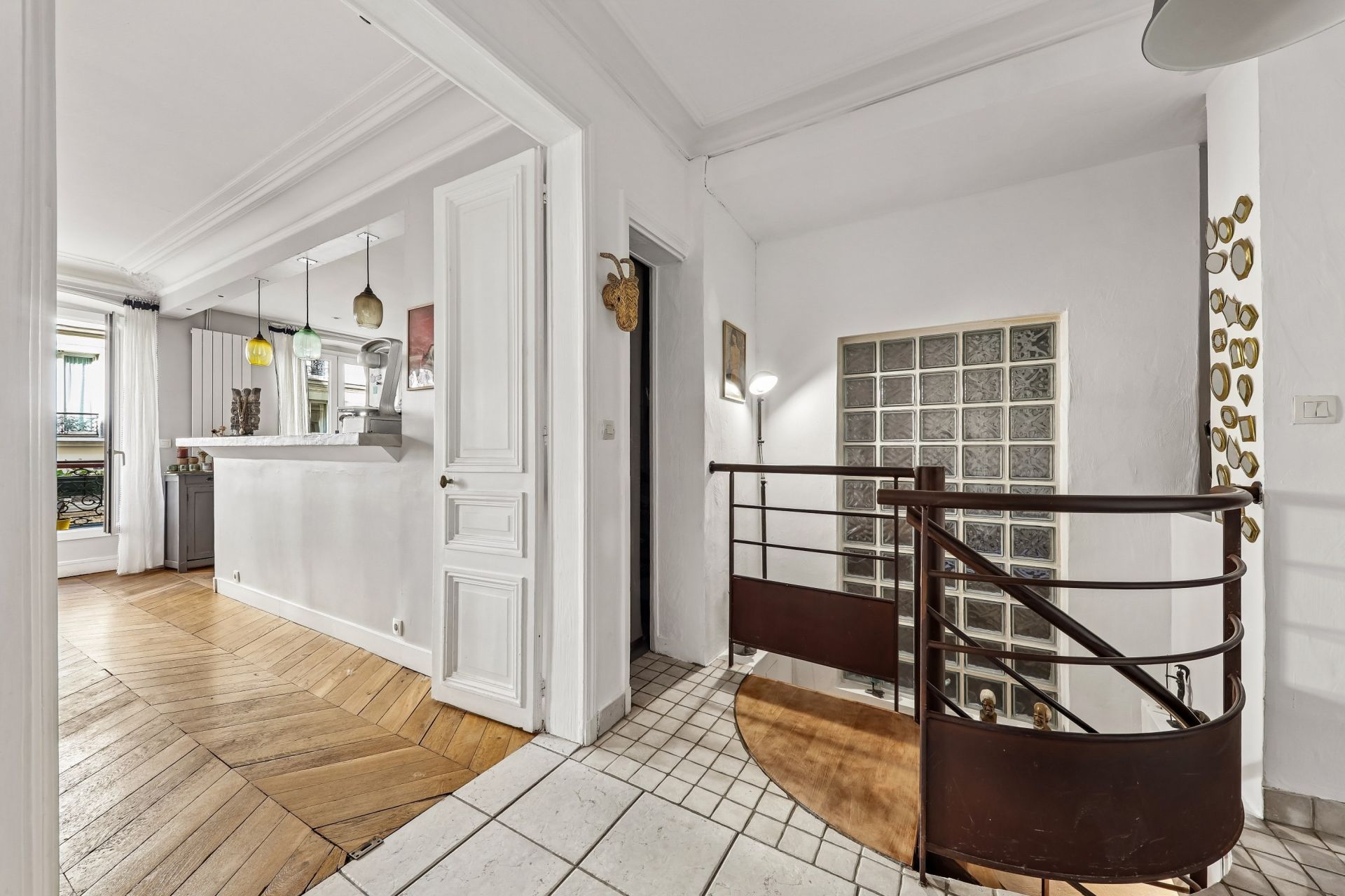 luxury apartment 5 Rooms for sale on PARIS (75009)