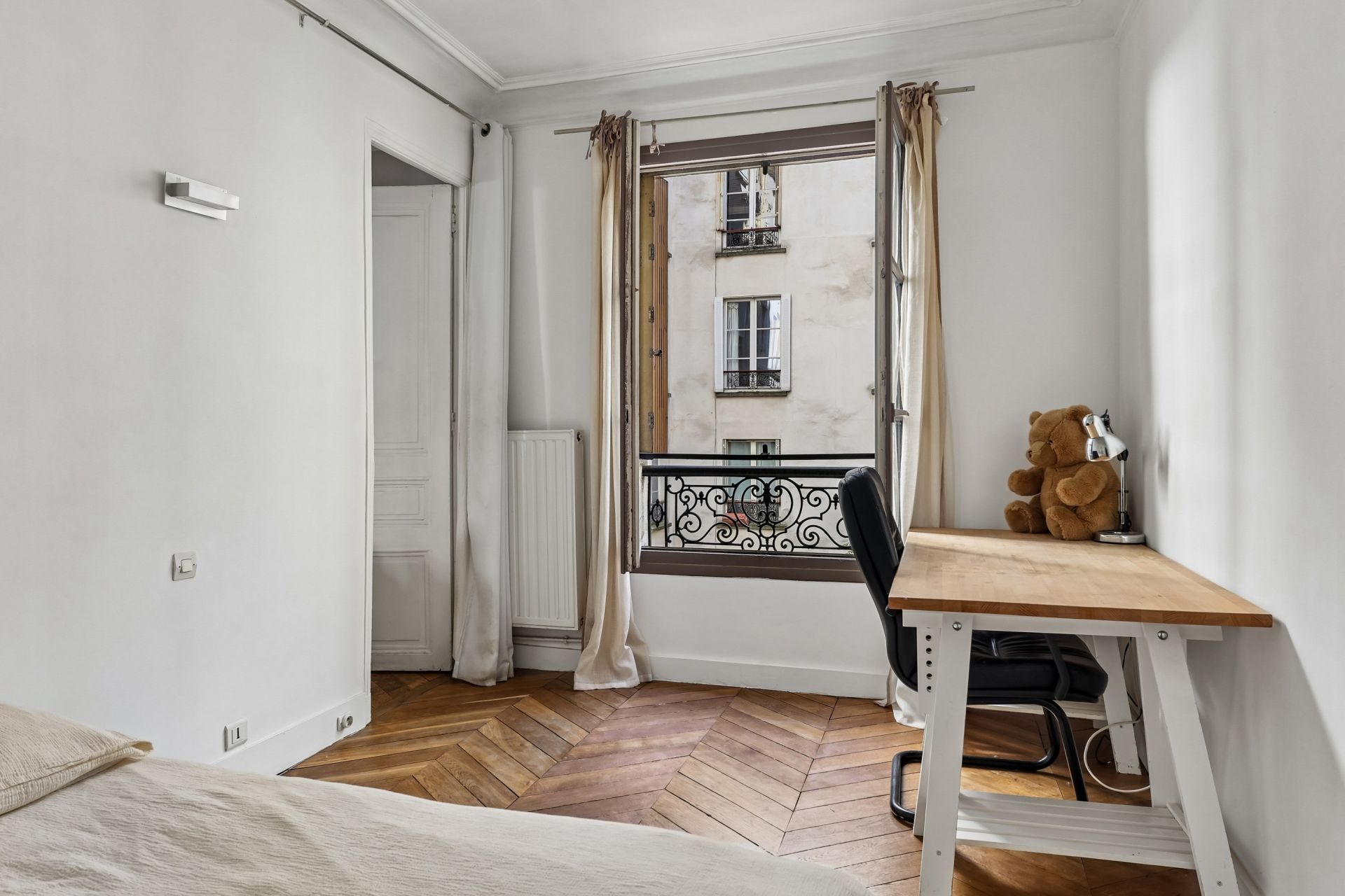 luxury apartment 5 Rooms for sale on PARIS (75009)