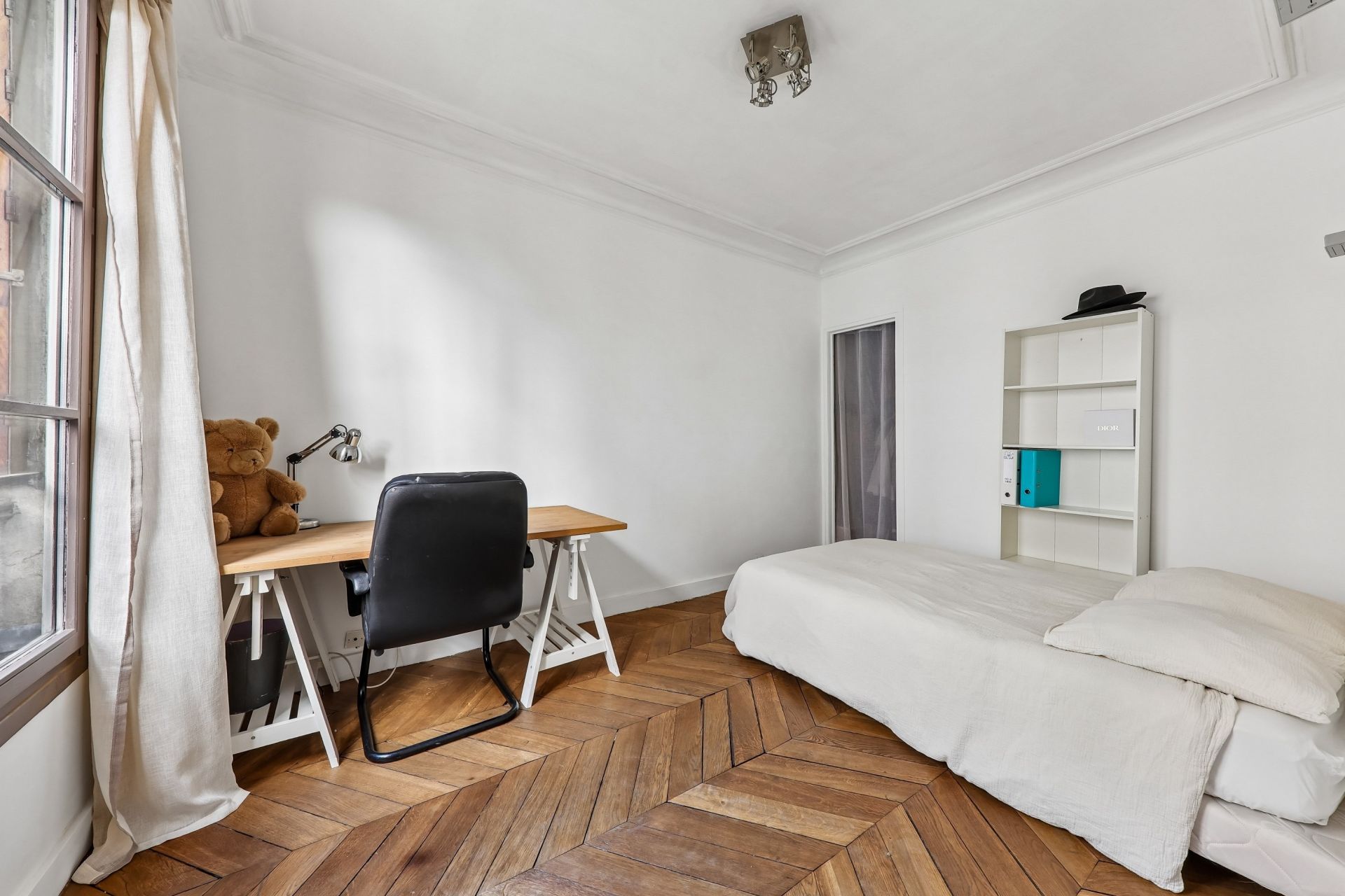 luxury apartment 5 Rooms for sale on PARIS (75009)