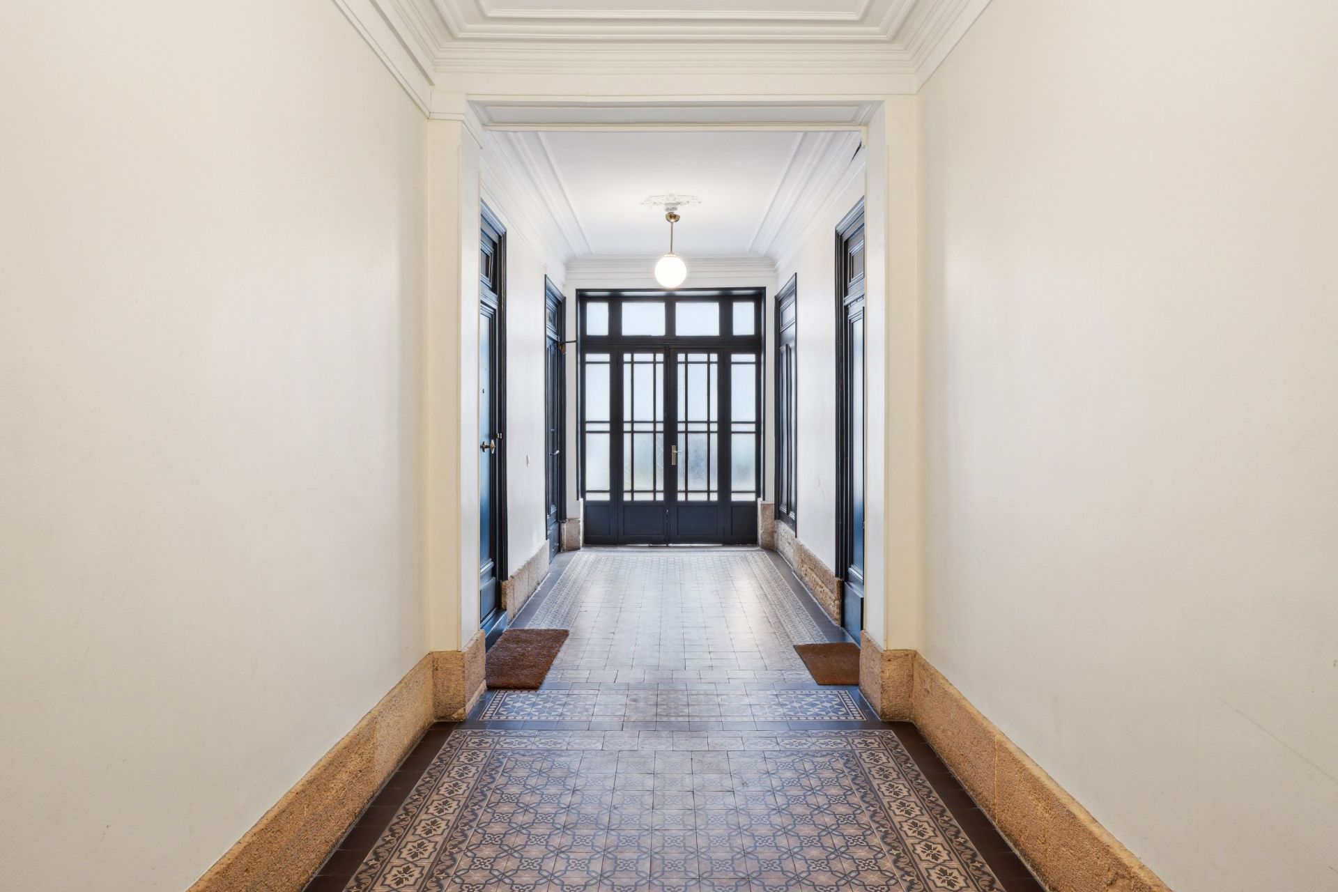 luxury apartment 5 Rooms for sale on PARIS (75009)